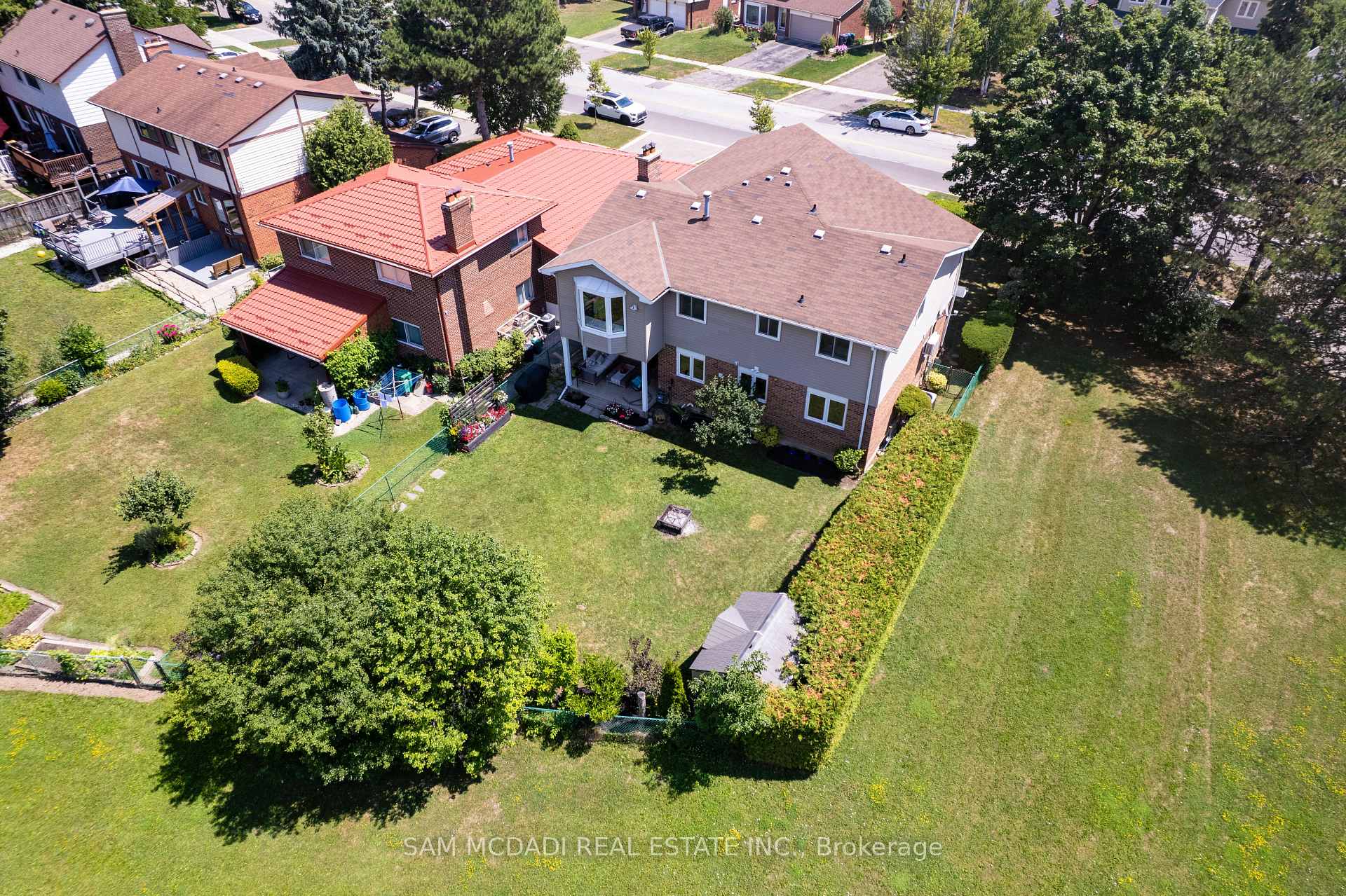 Photo 46 of 138 Elgin Drive, Brampton, Brampton South — HOMEH