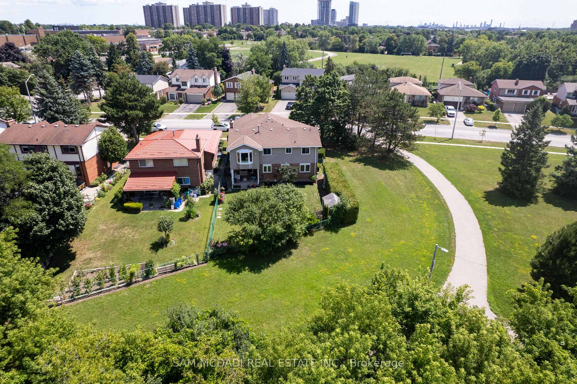 Photo 34 of 138 Elgin Drive, Brampton, Brampton South — HOMEH