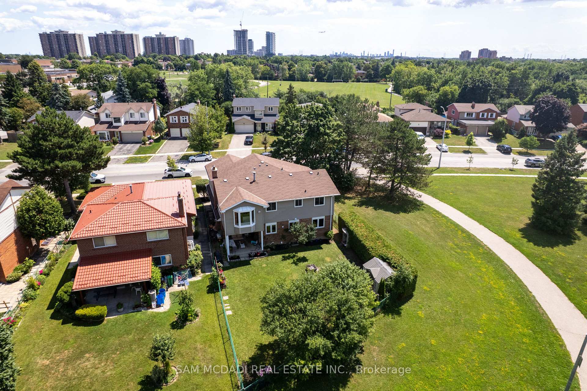 Photo 38 of 138 Elgin Drive, Brampton, Brampton South — HOMEH