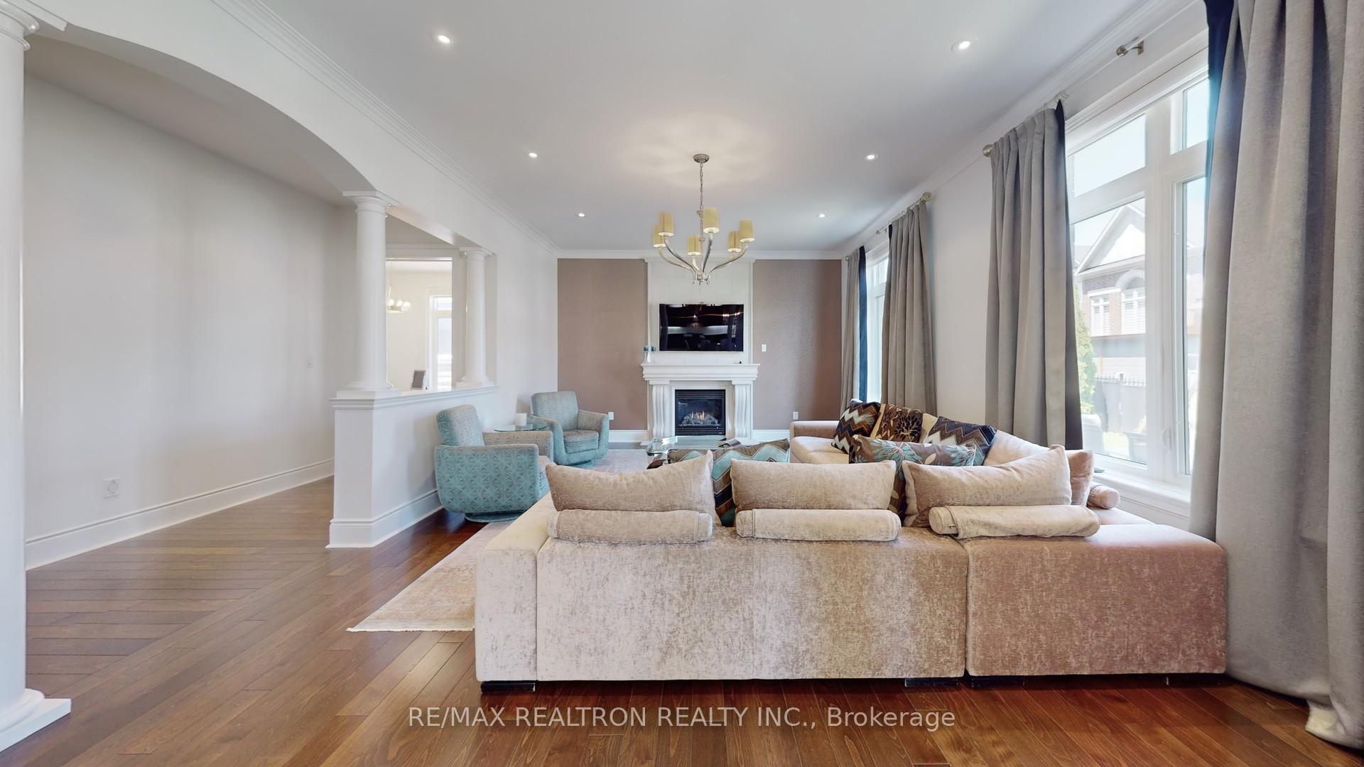 Photo 9 of 28 Celeste Drive, Vaughan, Rural Vaughan — HOMEH