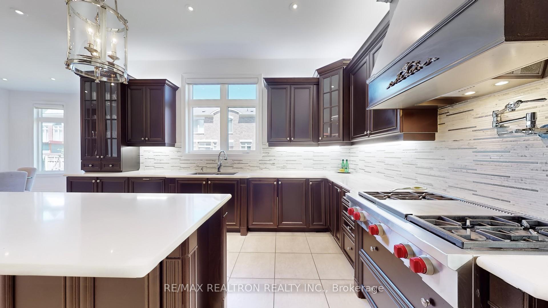 Photo 12 of 28 Celeste Drive, Vaughan, Rural Vaughan — HOMEH