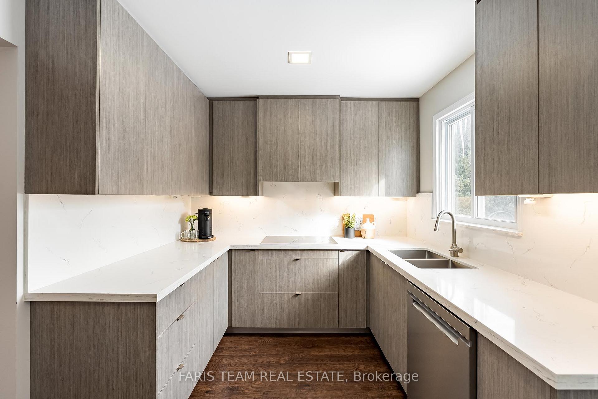 Photo 2 of 220 Dodson Road, Barrie, Painswick North — HOMEH