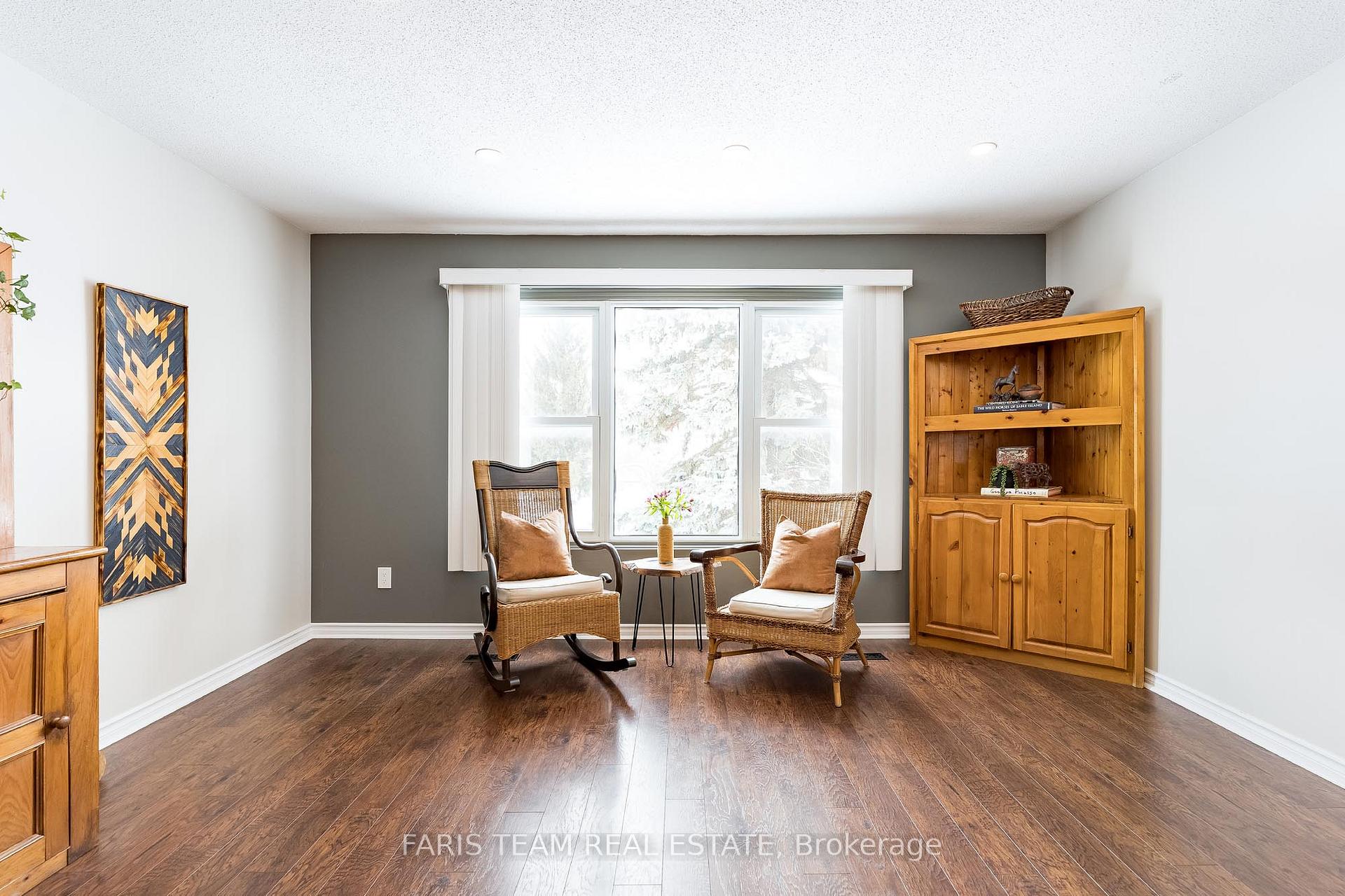 Photo 5 of 220 Dodson Road, Barrie, Painswick North — HOMEH
