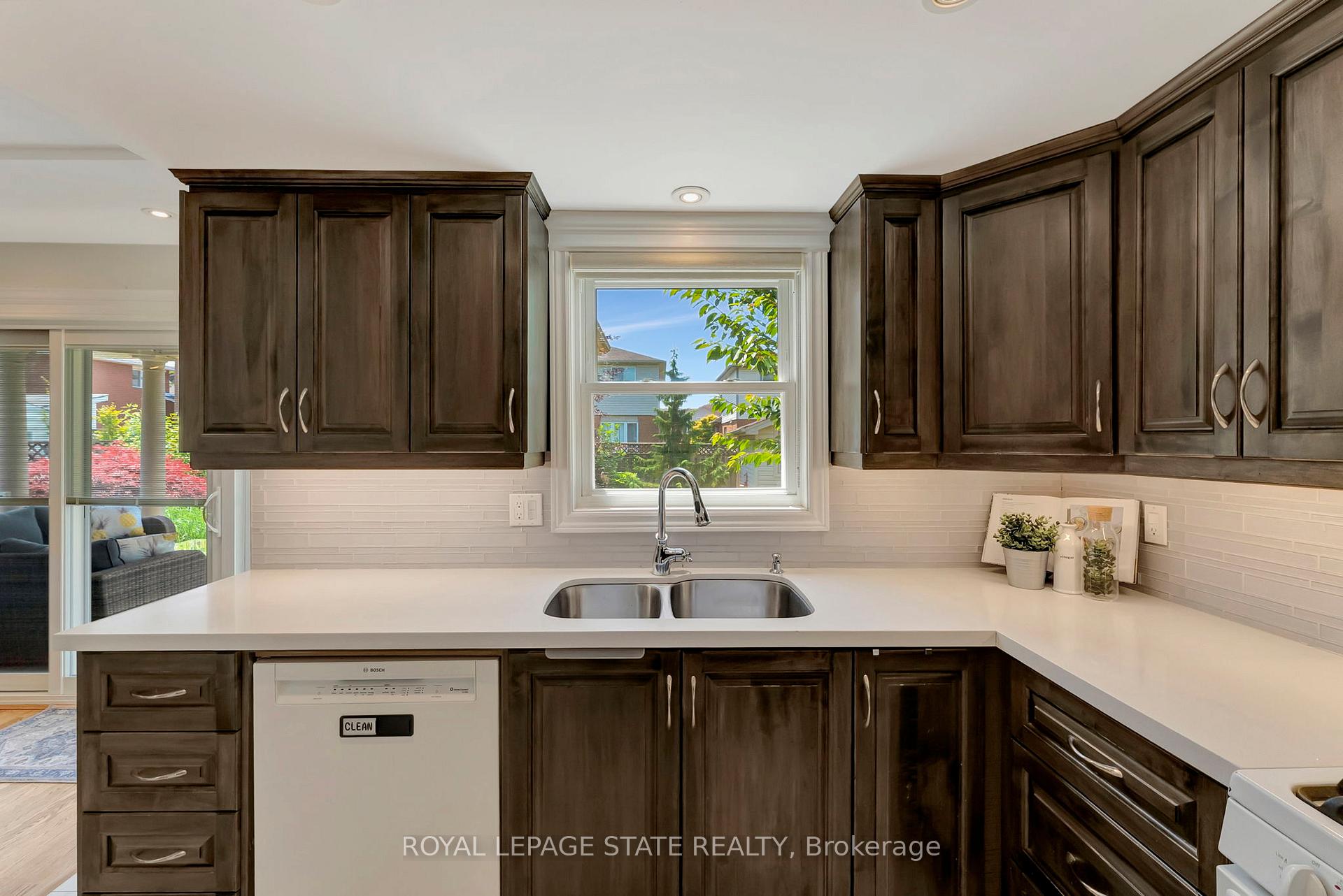 Photo 8 of 14 Anita Court, Hamilton, Butler — HOMEH