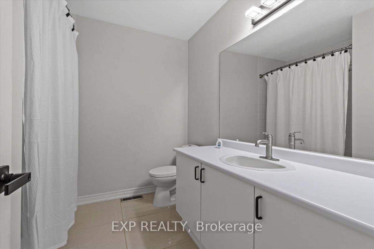 Photo 17 of 32 Michael Crescent, Barrie, East Bayfield — HOMEH