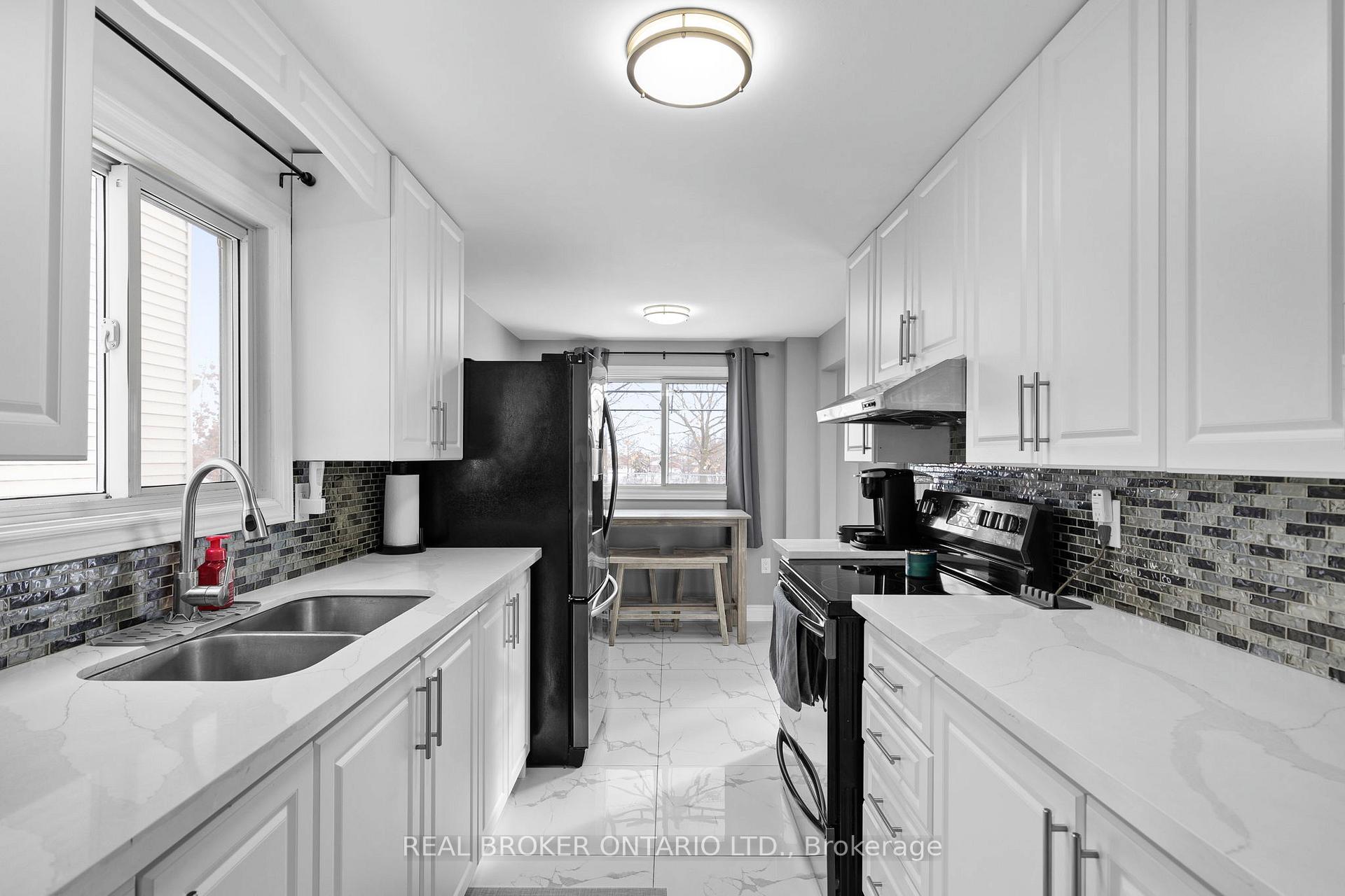Photo 5 of 50 Maitland Drive, Barrie, Grove East — HOMEH