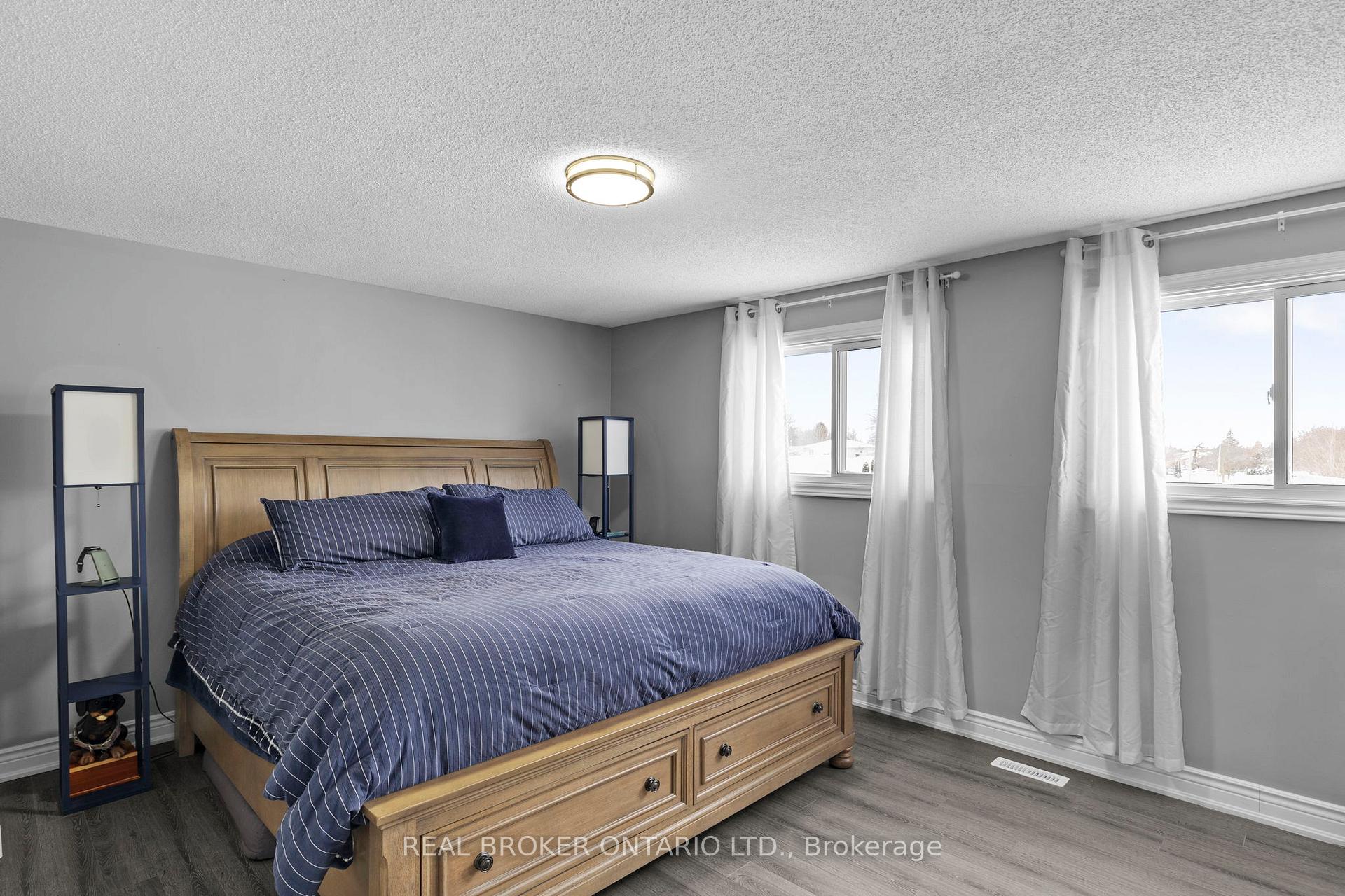 Photo 10 of 50 Maitland Drive, Barrie, Grove East — HOMEH