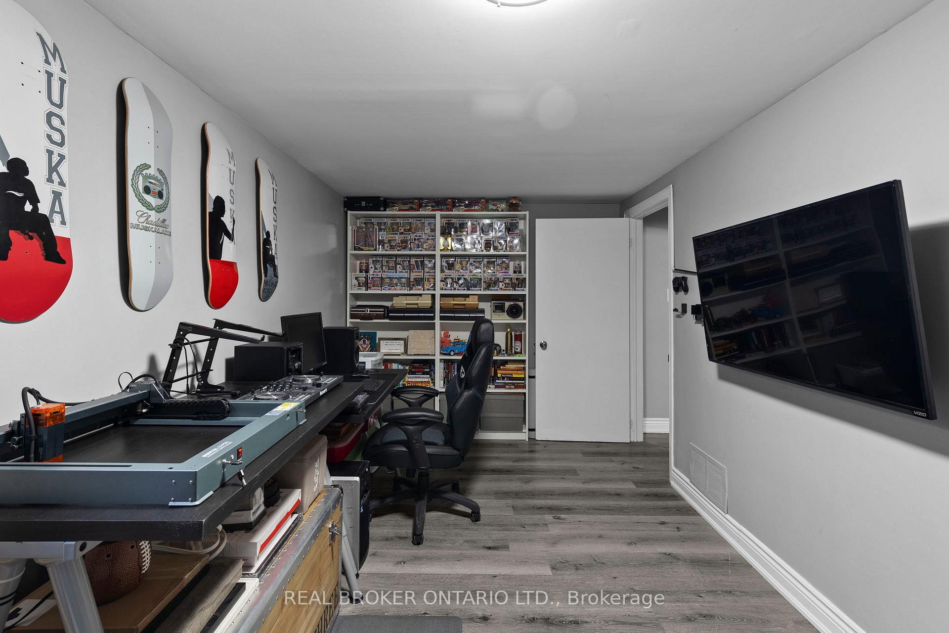 Photo 15 of 50 Maitland Drive, Barrie, Grove East — HOMEH