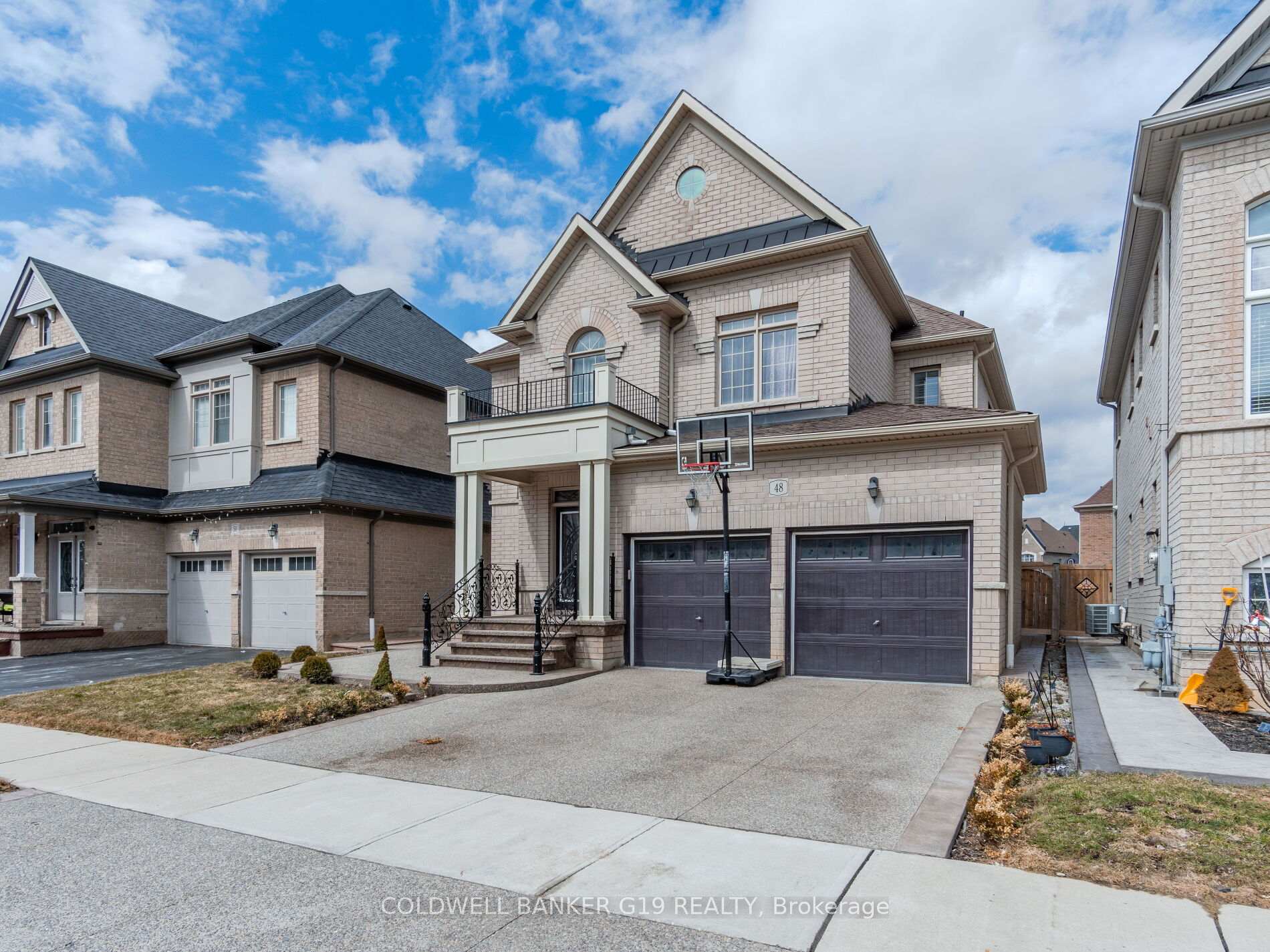 Photo 2 of 48 Compassion Crescent, Brampton, Bram East — HOMEH