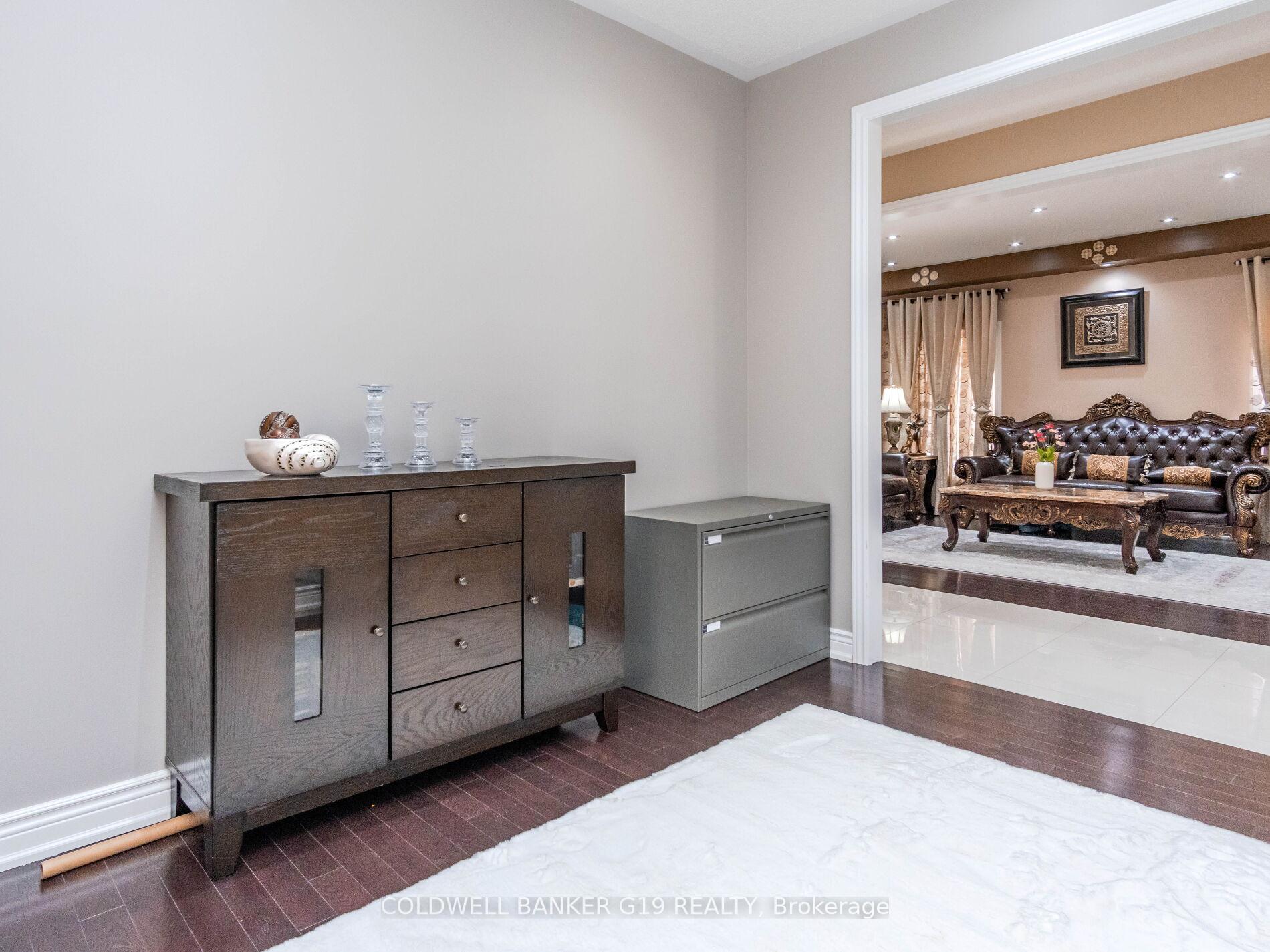 Photo 4 of 48 Compassion Crescent, Brampton, Bram East — HOMEH