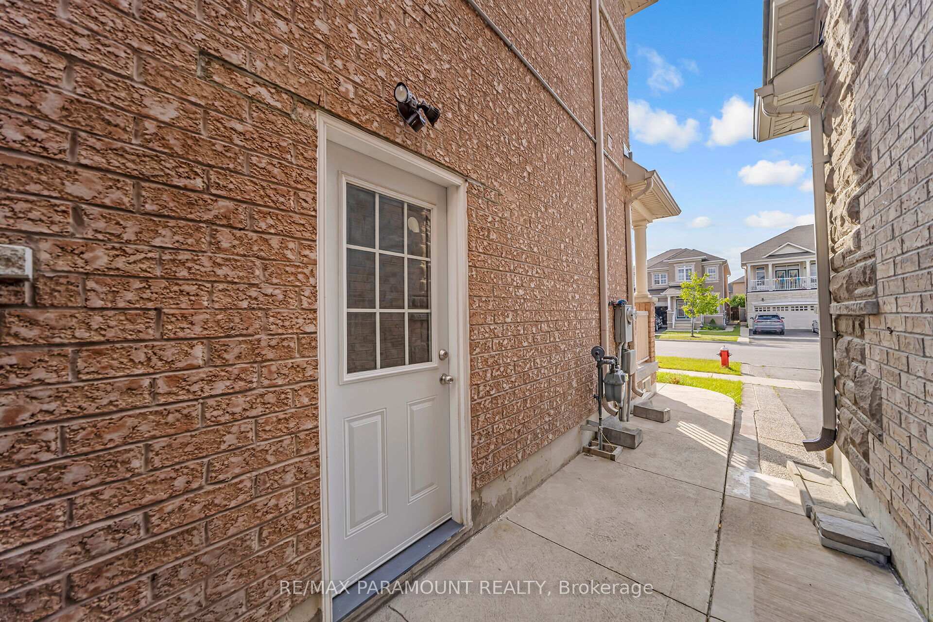 Photo 14 of 11 Moonland Road, Brampton, Bram East — HOMEH