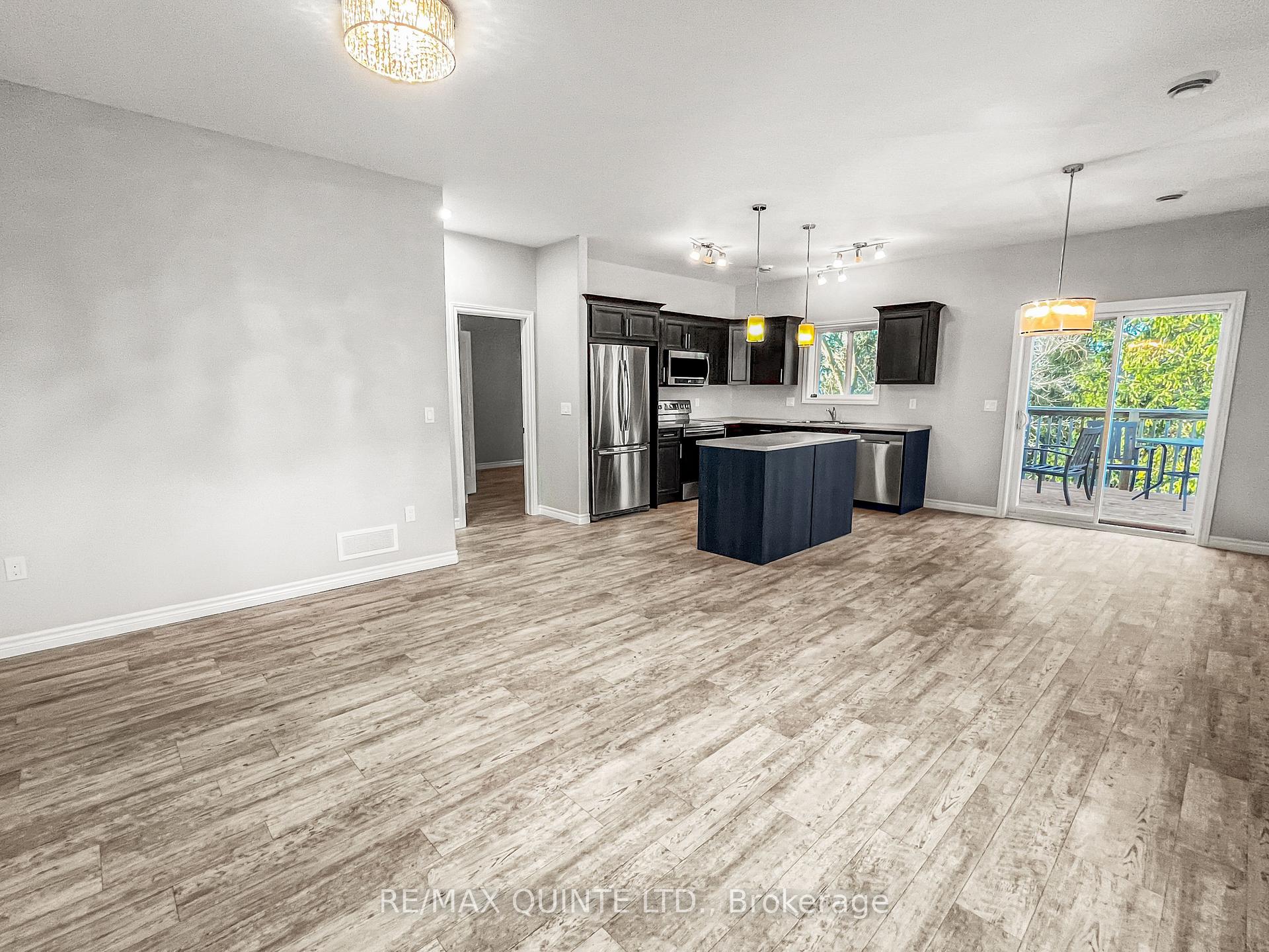 Photo 2 of 74 Ridgeway Place, Belleville, Belleville Ward — HOMEH
