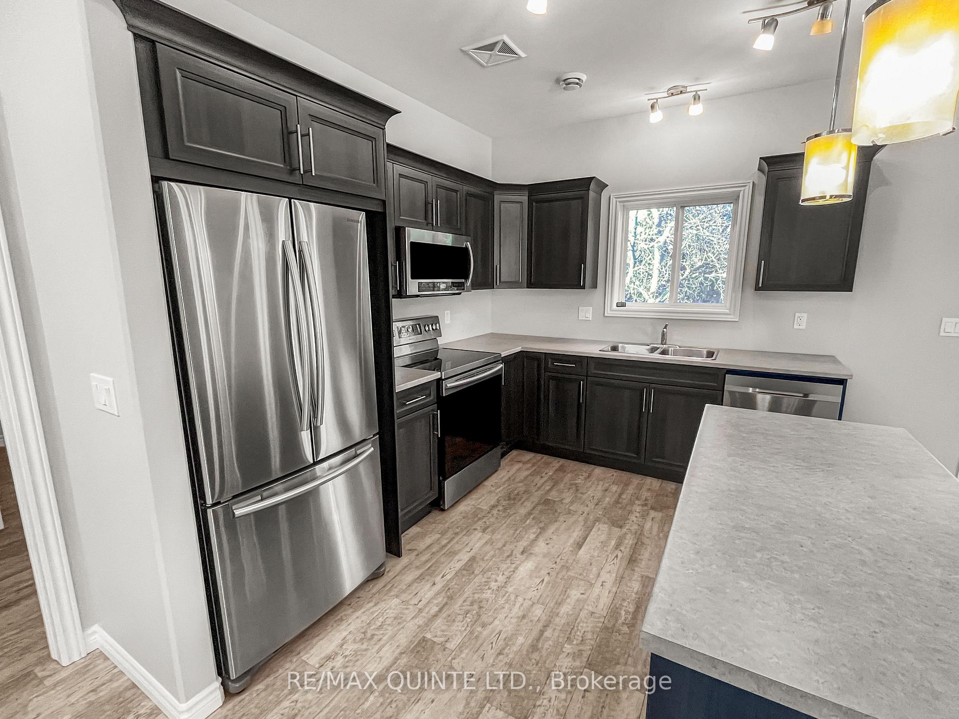 Photo 5 of 74 Ridgeway Place, Belleville, Belleville Ward — HOMEH