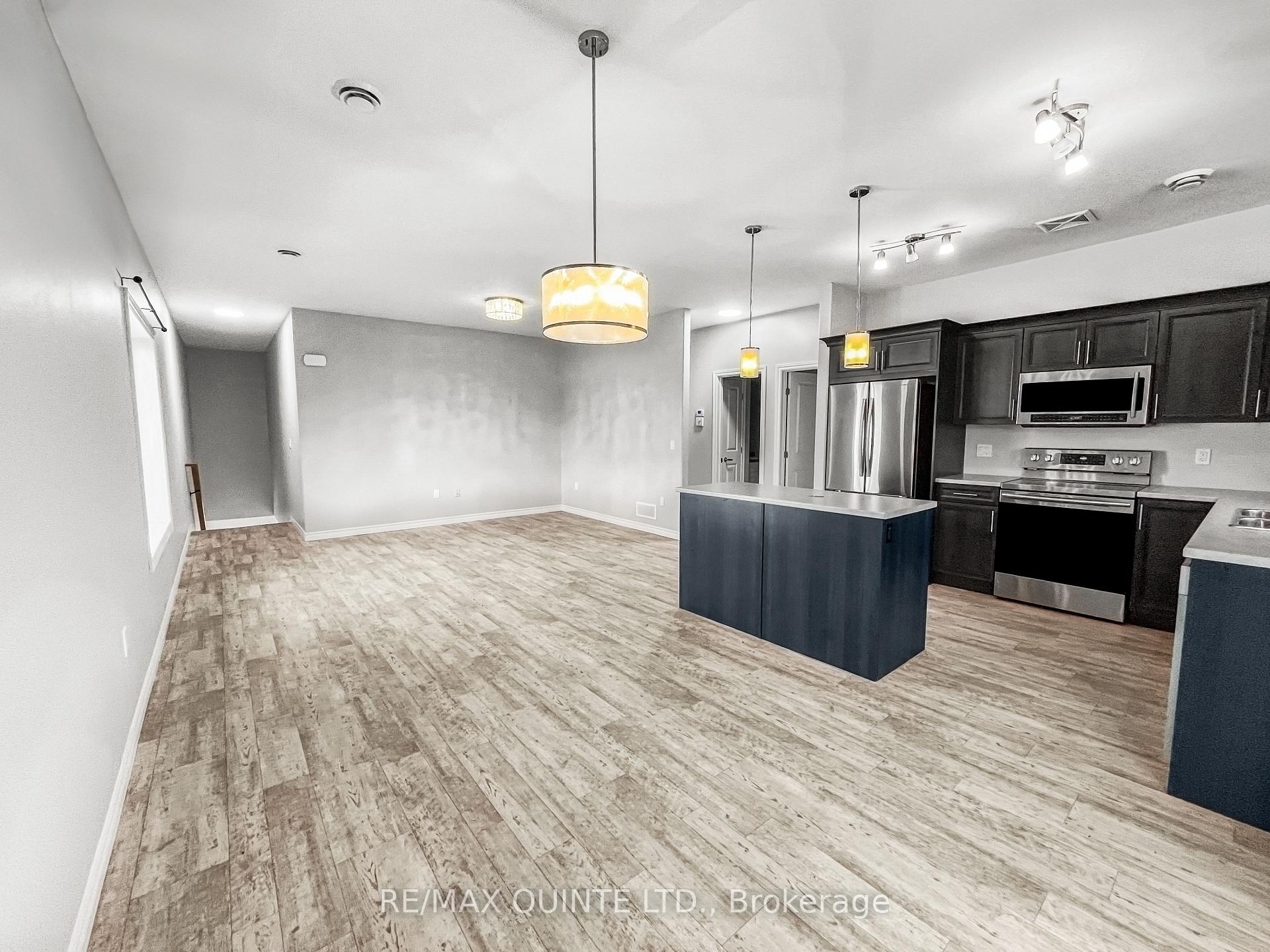 Photo 3 of 74 Ridgeway Place, Belleville, Belleville Ward — HOMEH