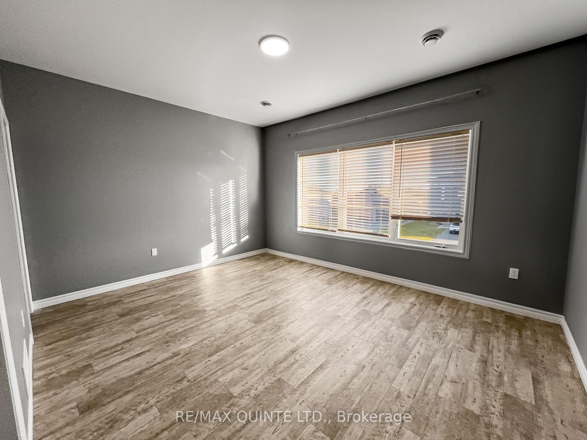 Photo 10 of 74 Ridgeway Place, Belleville, Belleville Ward — HOMEH