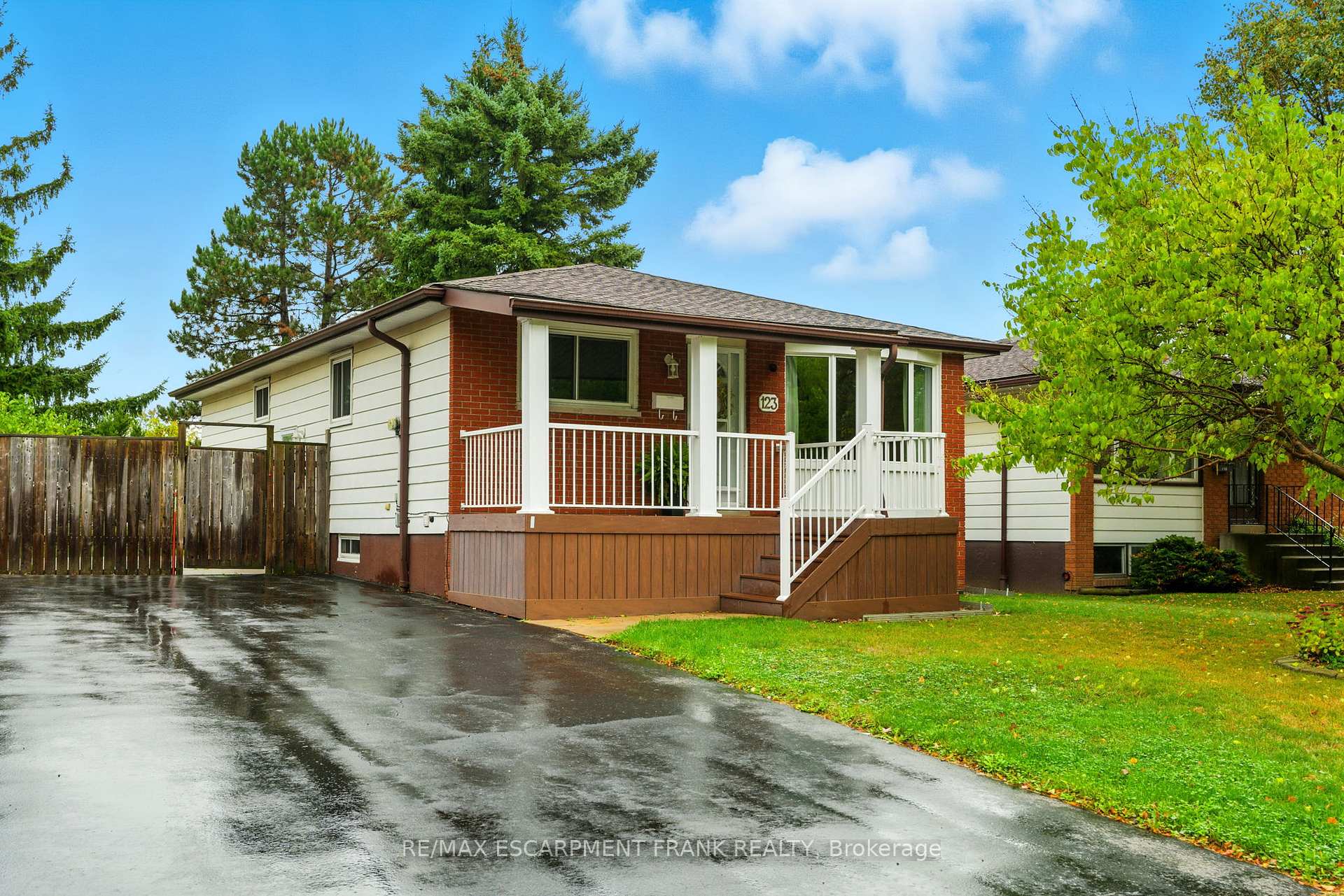 Photo 1 of 123 Moxley Drive, Hamilton, Lisgar — HOMEH