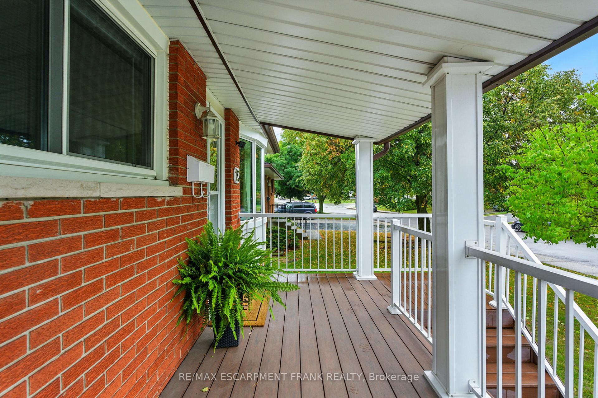 Photo 4 of 123 Moxley Drive, Hamilton, Lisgar — HOMEH