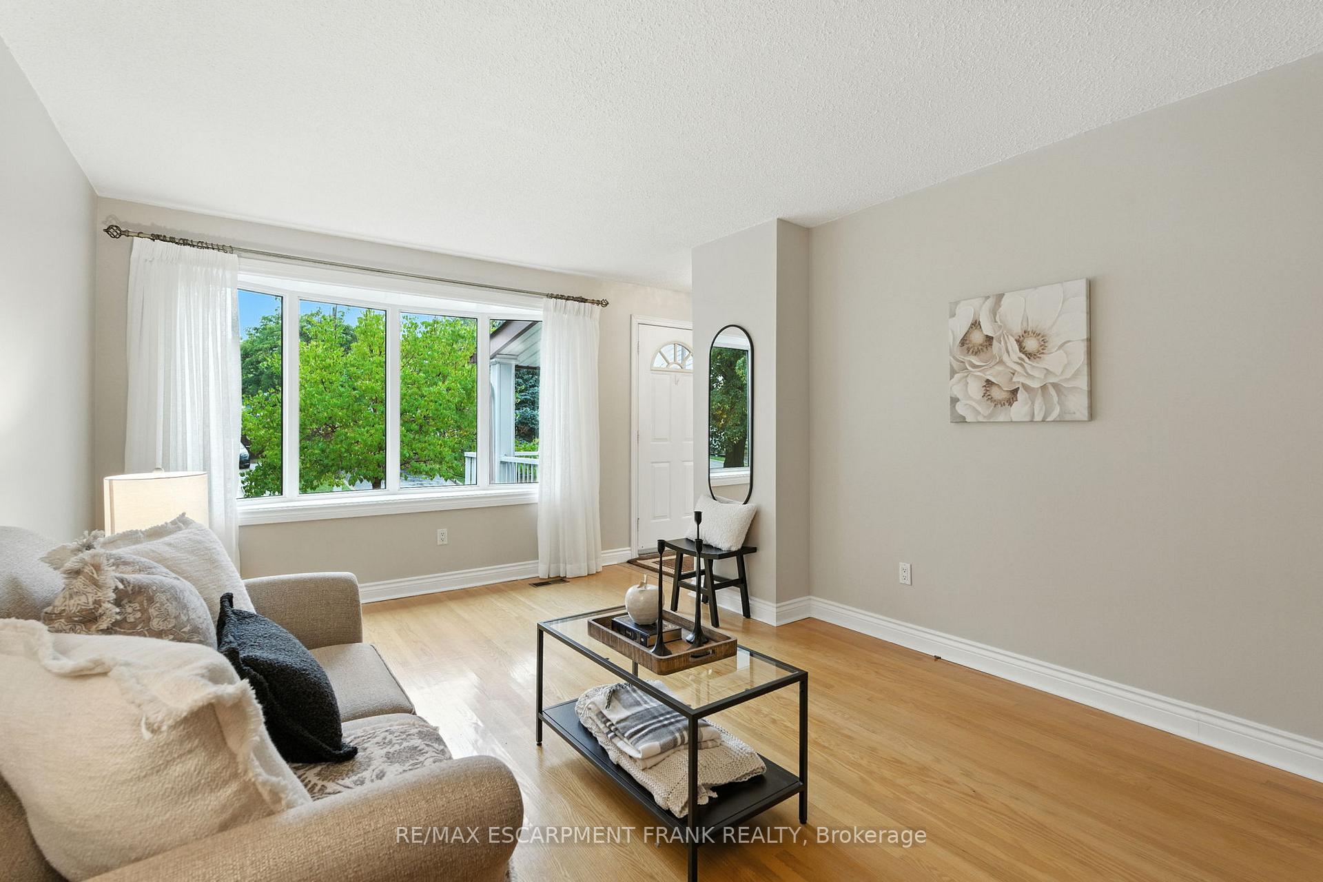 Photo 7 of 123 Moxley Drive, Hamilton, Lisgar — HOMEH
