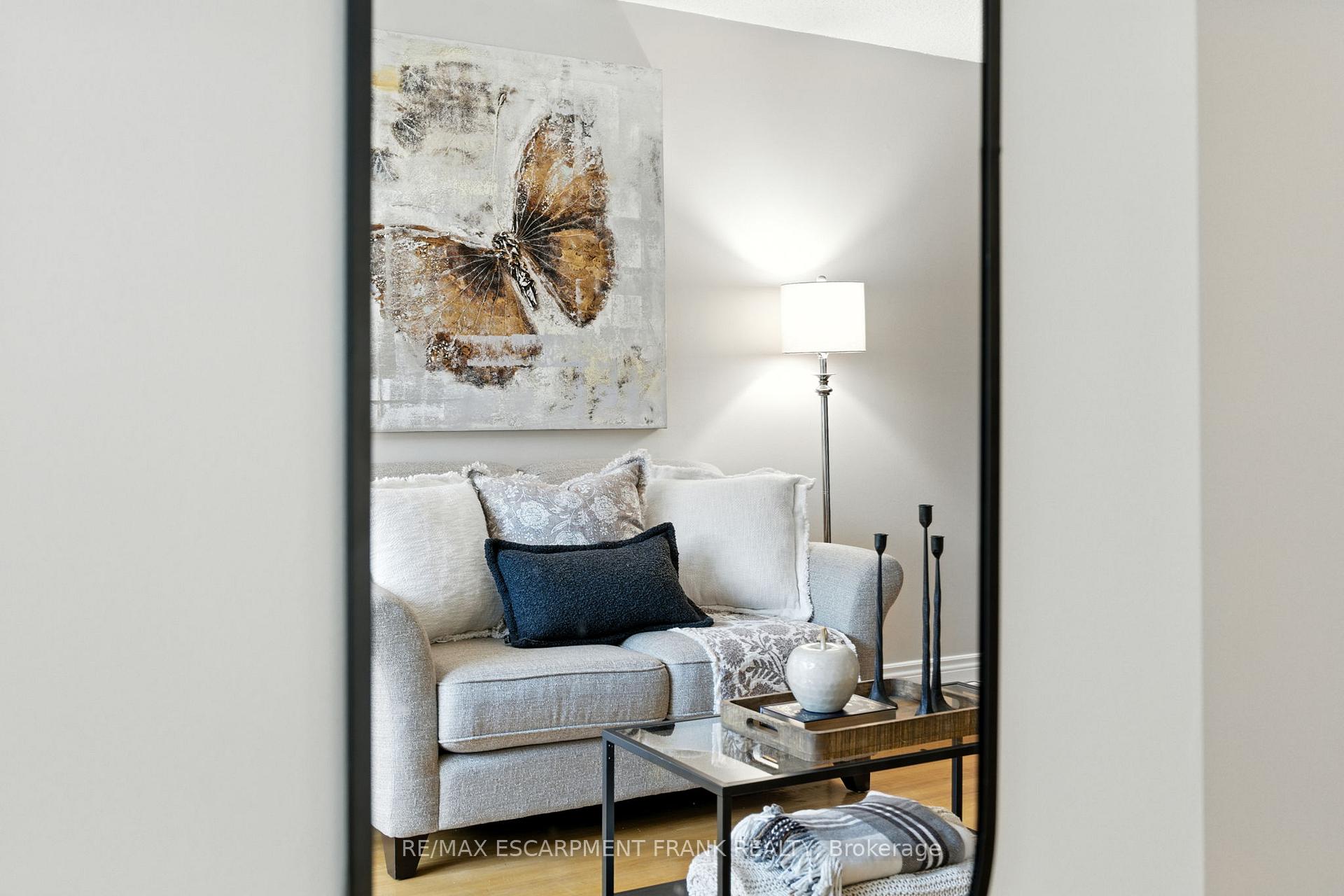 Photo 8 of 123 Moxley Drive, Hamilton, Lisgar — HOMEH