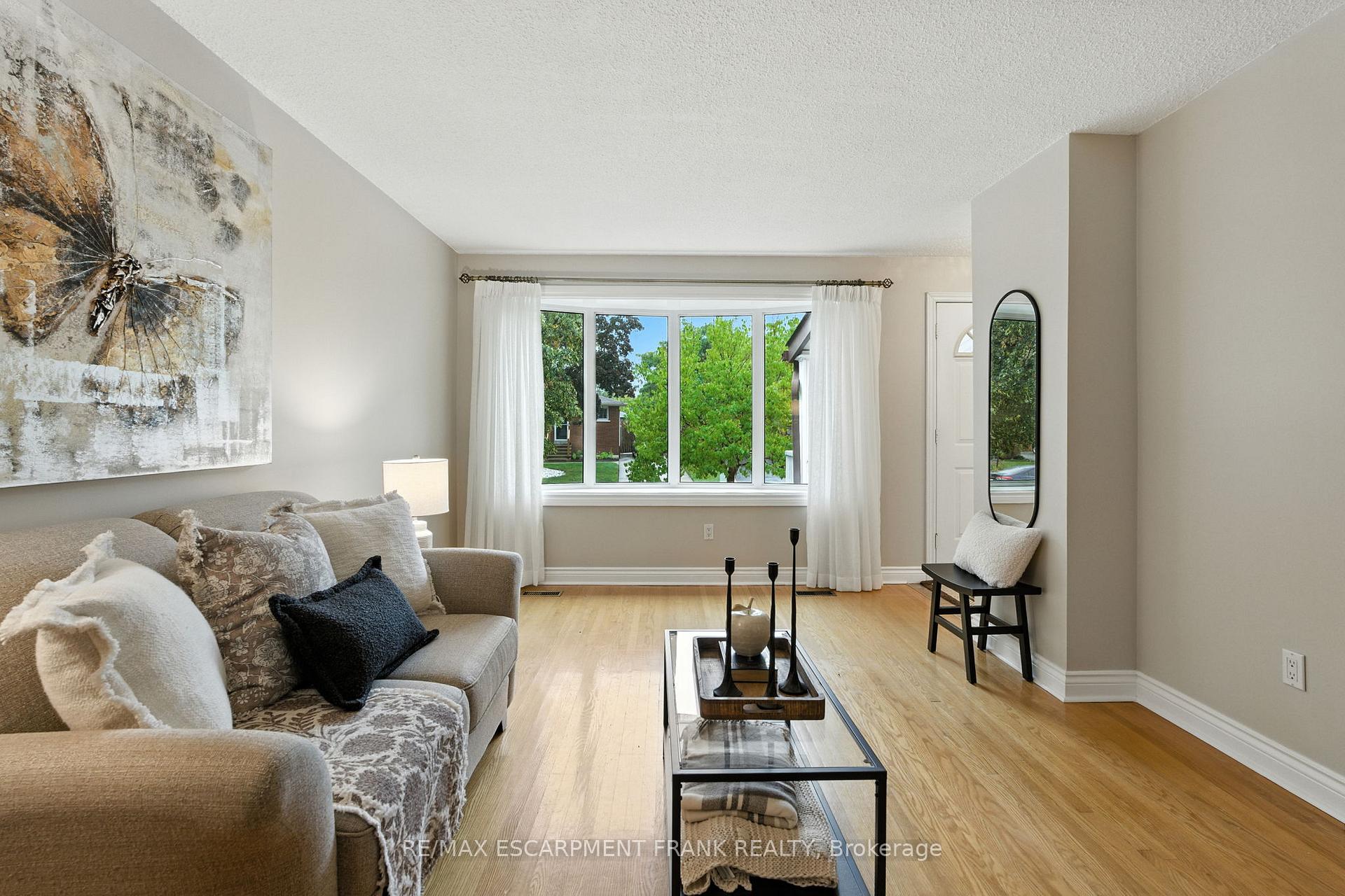 Photo 9 of 123 Moxley Drive, Hamilton, Lisgar — HOMEH