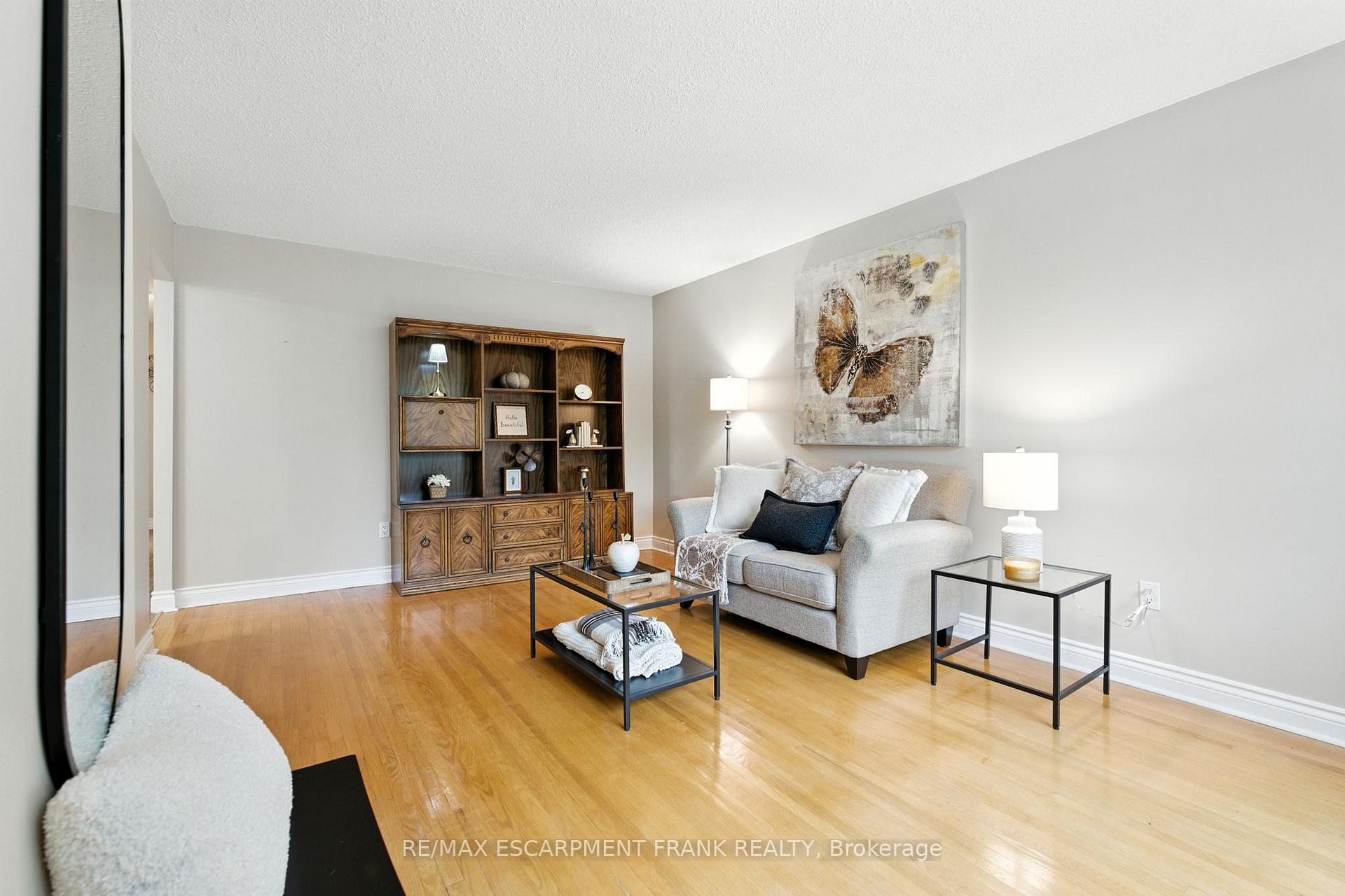 Photo 11 of 123 Moxley Drive, Hamilton, Lisgar — HOMEH