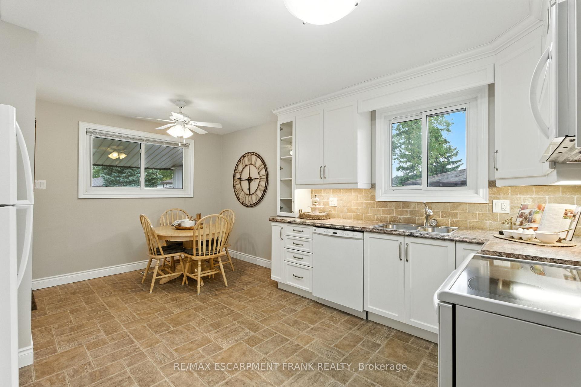 Photo 17 of 123 Moxley Drive, Hamilton, Lisgar — HOMEH