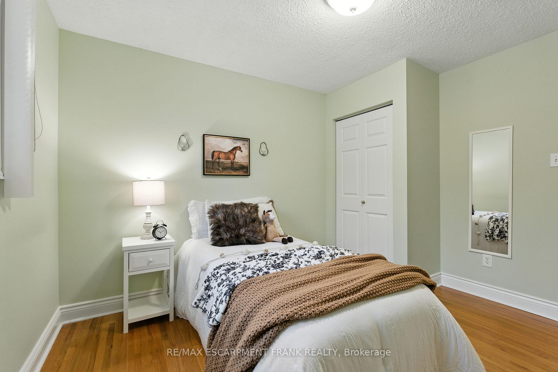 Photo 24 of 123 Moxley Drive, Hamilton, Lisgar — HOMEH