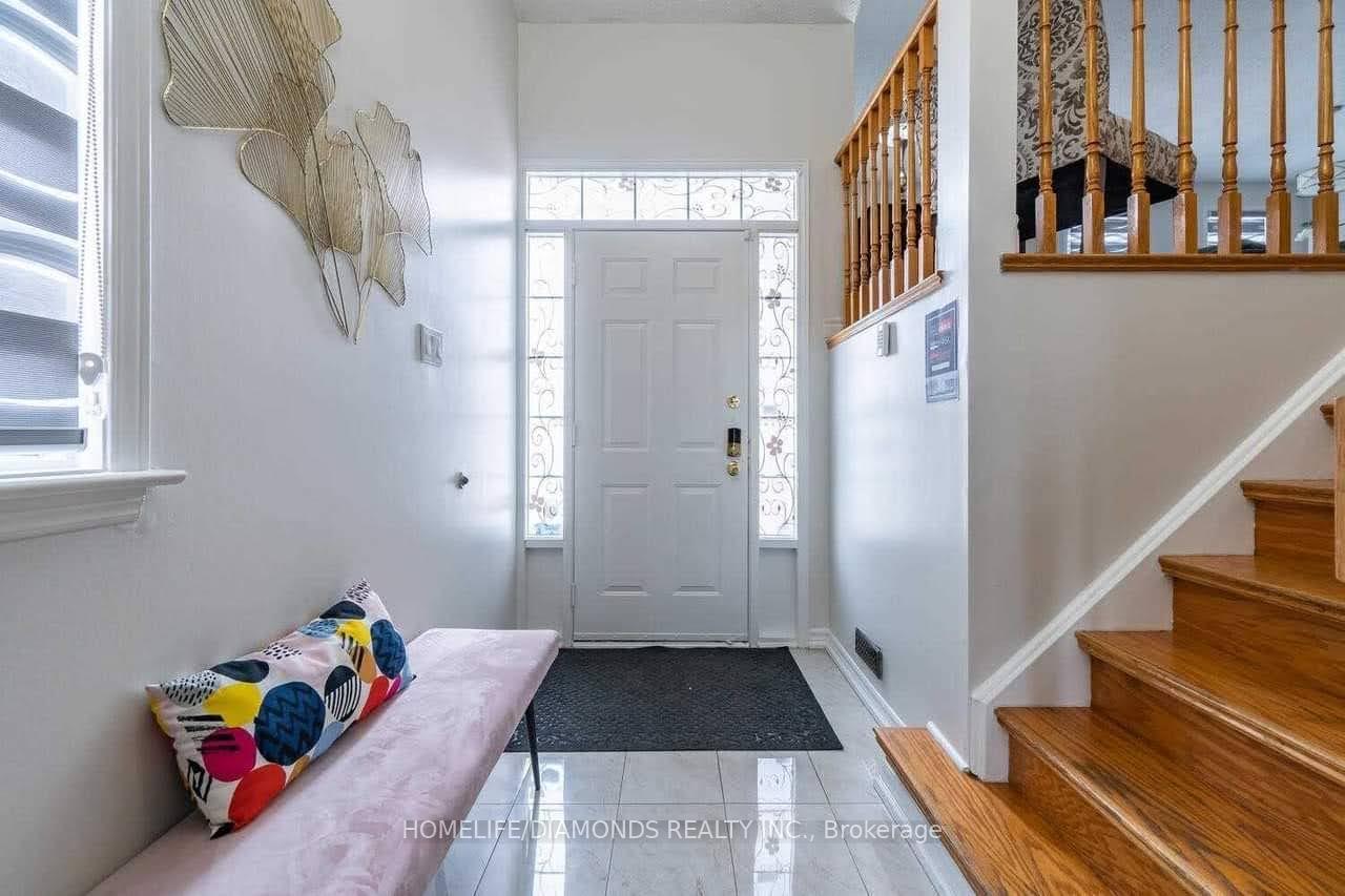 Photo 3 of Unit Upper, 52 Nuttall Street, Brampton, Westgate — HOMEH