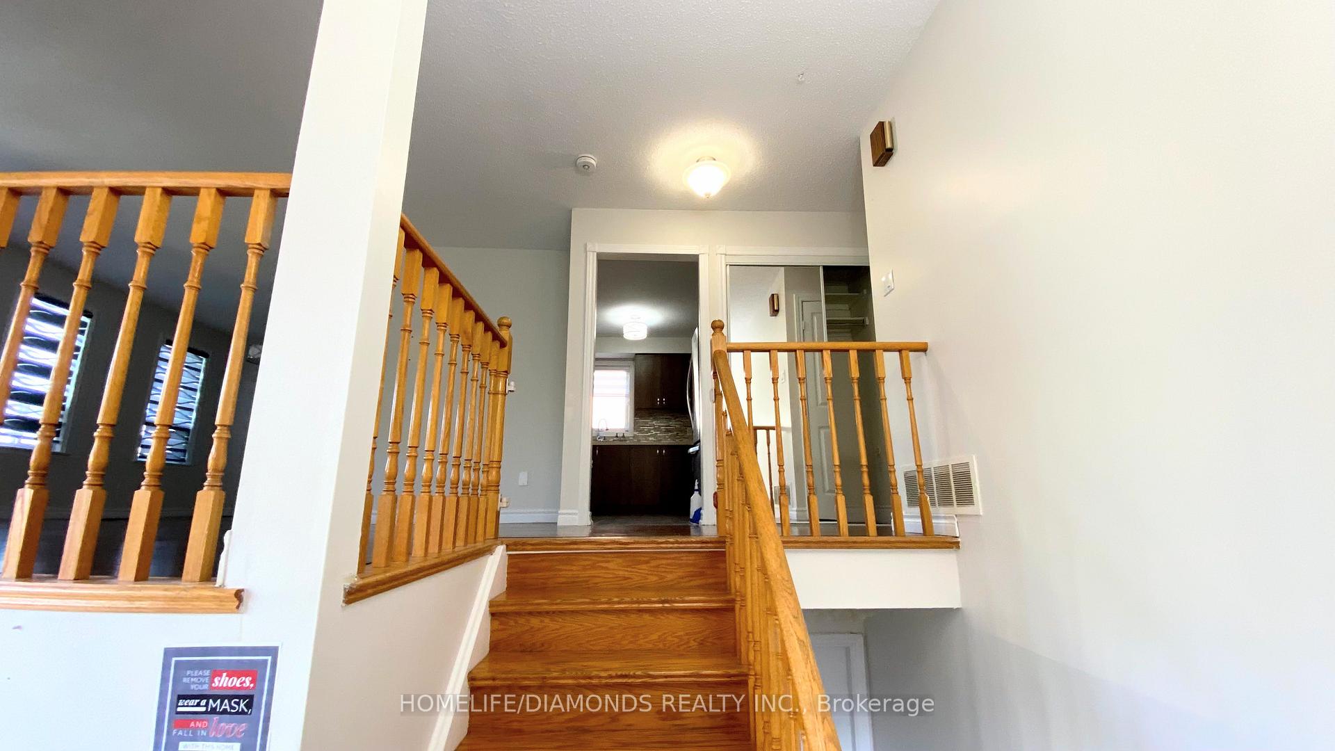Photo 4 of Unit Upper, 52 Nuttall Street, Brampton, Westgate — HOMEH