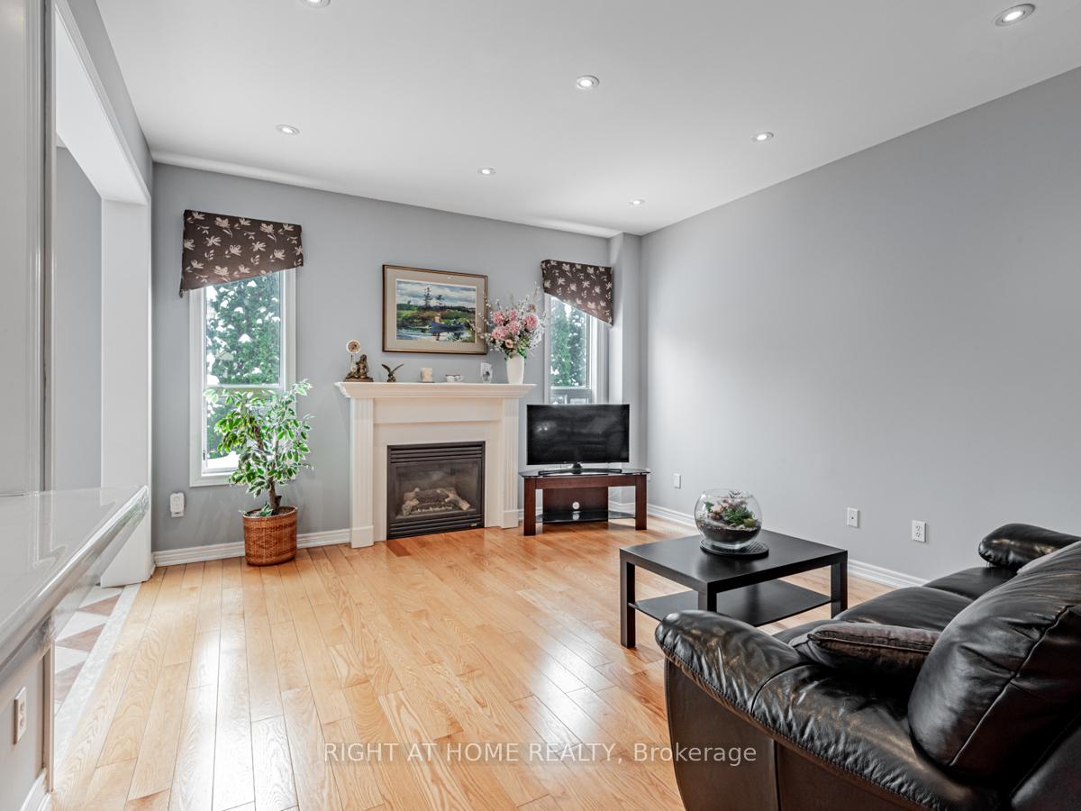 Photo 6 of 33 Bullrush Drive, Vaughan, Vellore Village — HOMEH