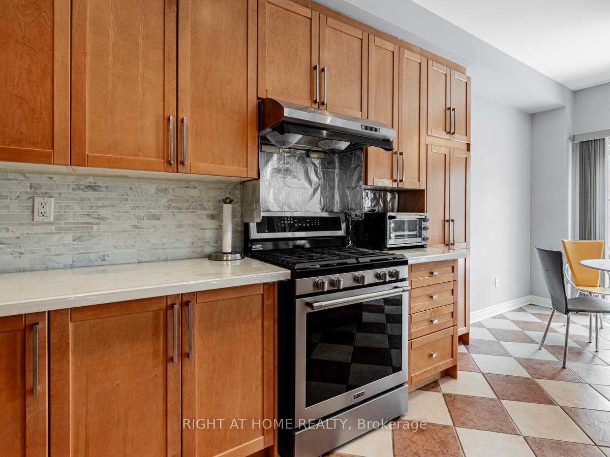 Photo 12 of 33 Bullrush Drive, Vaughan, Vellore Village — HOMEH