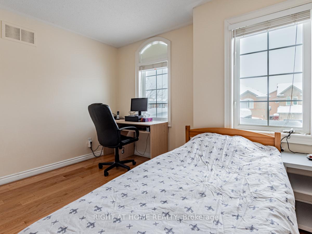 Photo 23 of 33 Bullrush Drive, Vaughan, Vellore Village — HOMEH