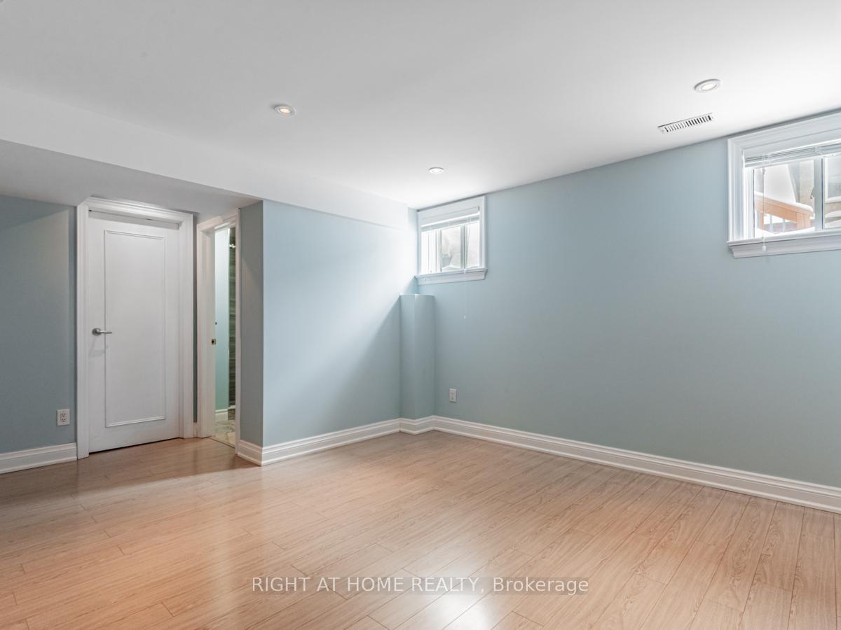 Photo 29 of 33 Bullrush Drive, Vaughan, Vellore Village — HOMEH