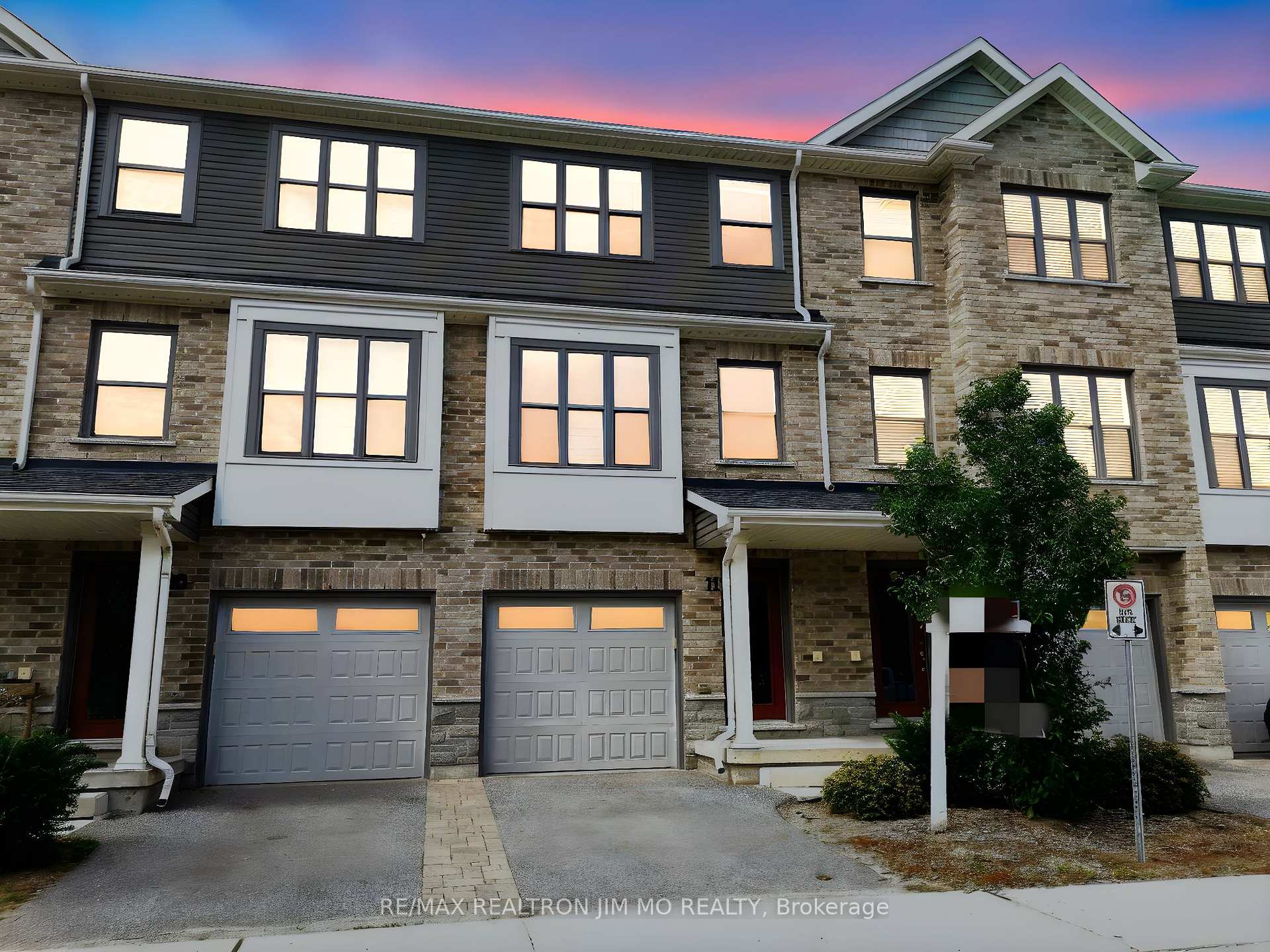 Front of Unit 11, 1 Leggott Avenue