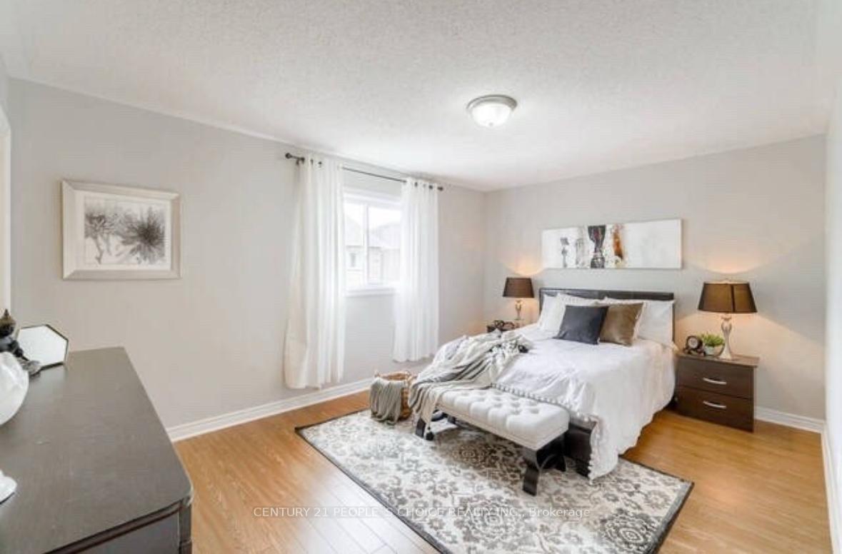 Photo 9 of 32 Ridgemore Crescent, Brampton, Fletcher's Meadow — HOMEH