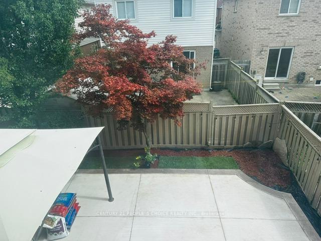 Photo 22 of 32 Ridgemore Crescent, Brampton, Fletcher's Meadow — HOMEH