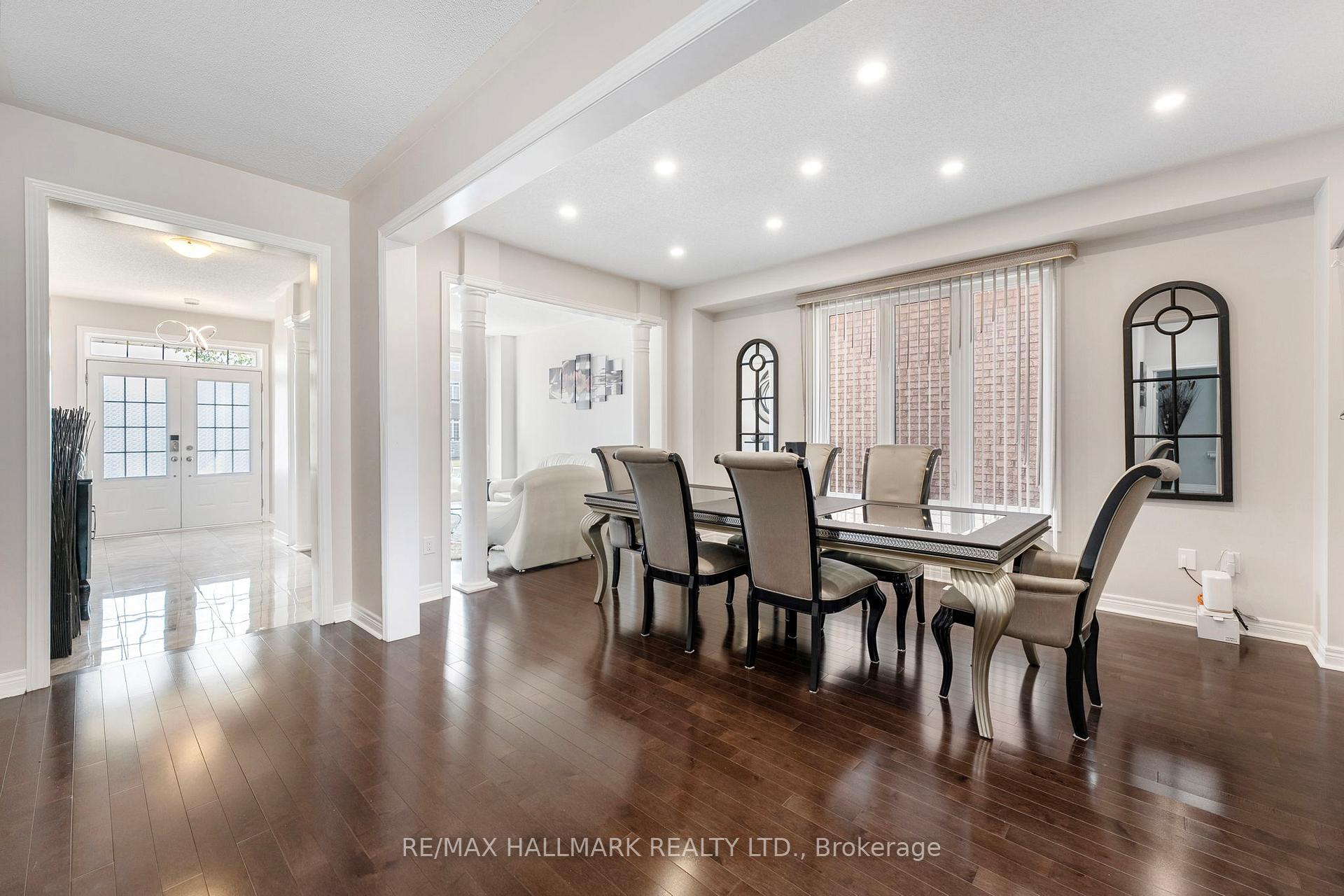 Photo 2 of 262 Elbern Markell Drive, Brampton, Credit Valley — HOMEH