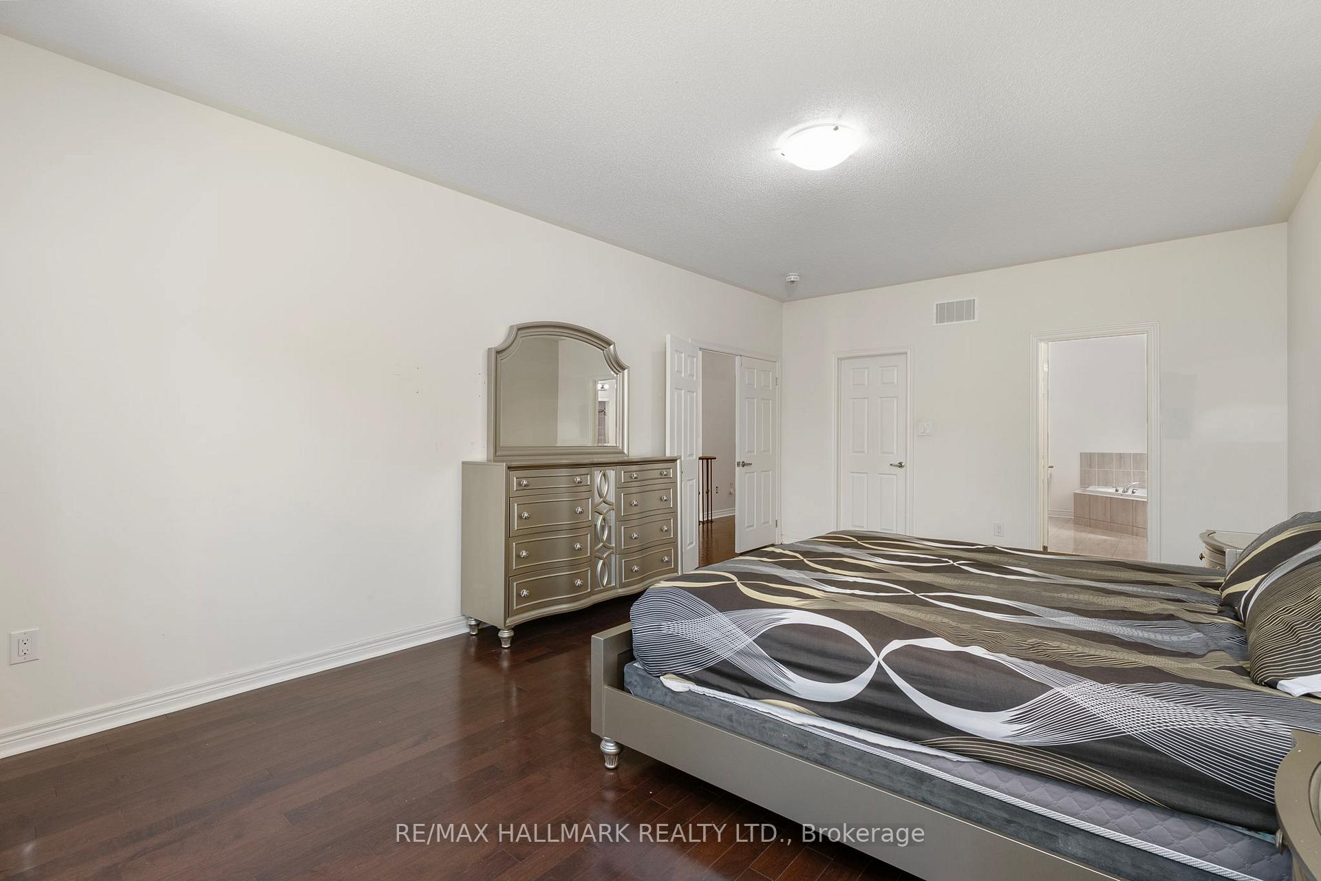 Photo 28 of 262 Elbern Markell Drive, Brampton, Credit Valley — HOMEH
