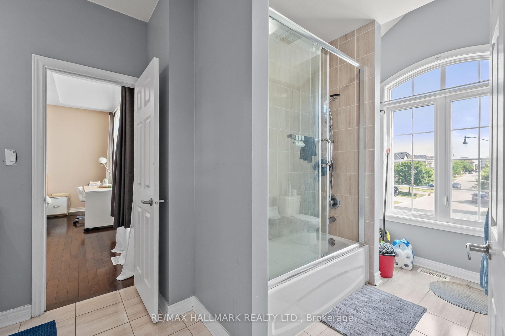 Photo 36 of 262 Elbern Markell Drive, Brampton, Credit Valley — HOMEH