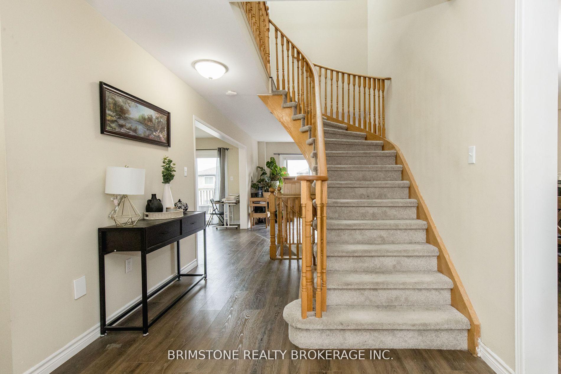 Photo 6 of 95 Sun King Crescent, Barrie, Innis-Shore — HOMEH