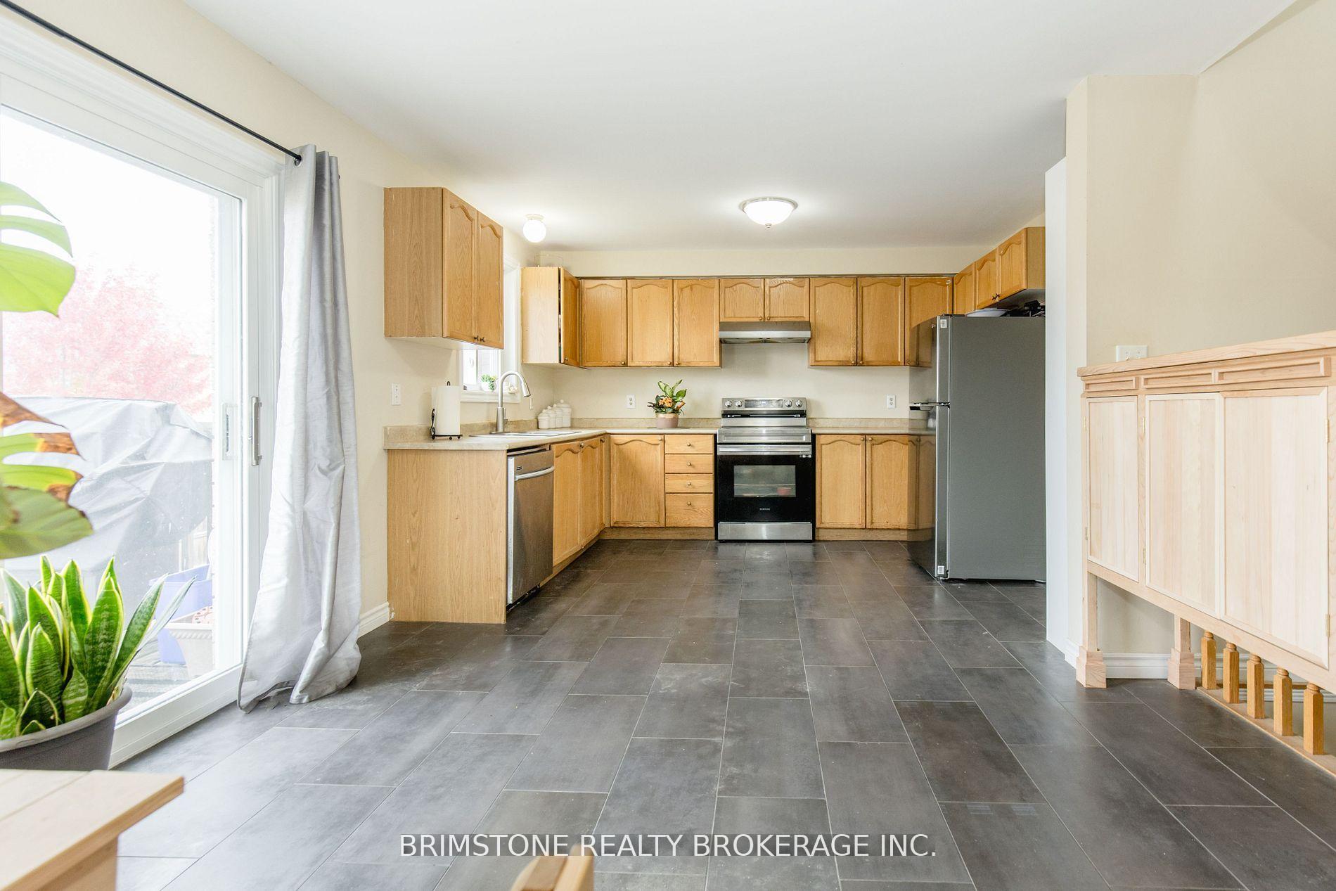 Photo 7 of 95 Sun King Crescent, Barrie, Innis-Shore — HOMEH