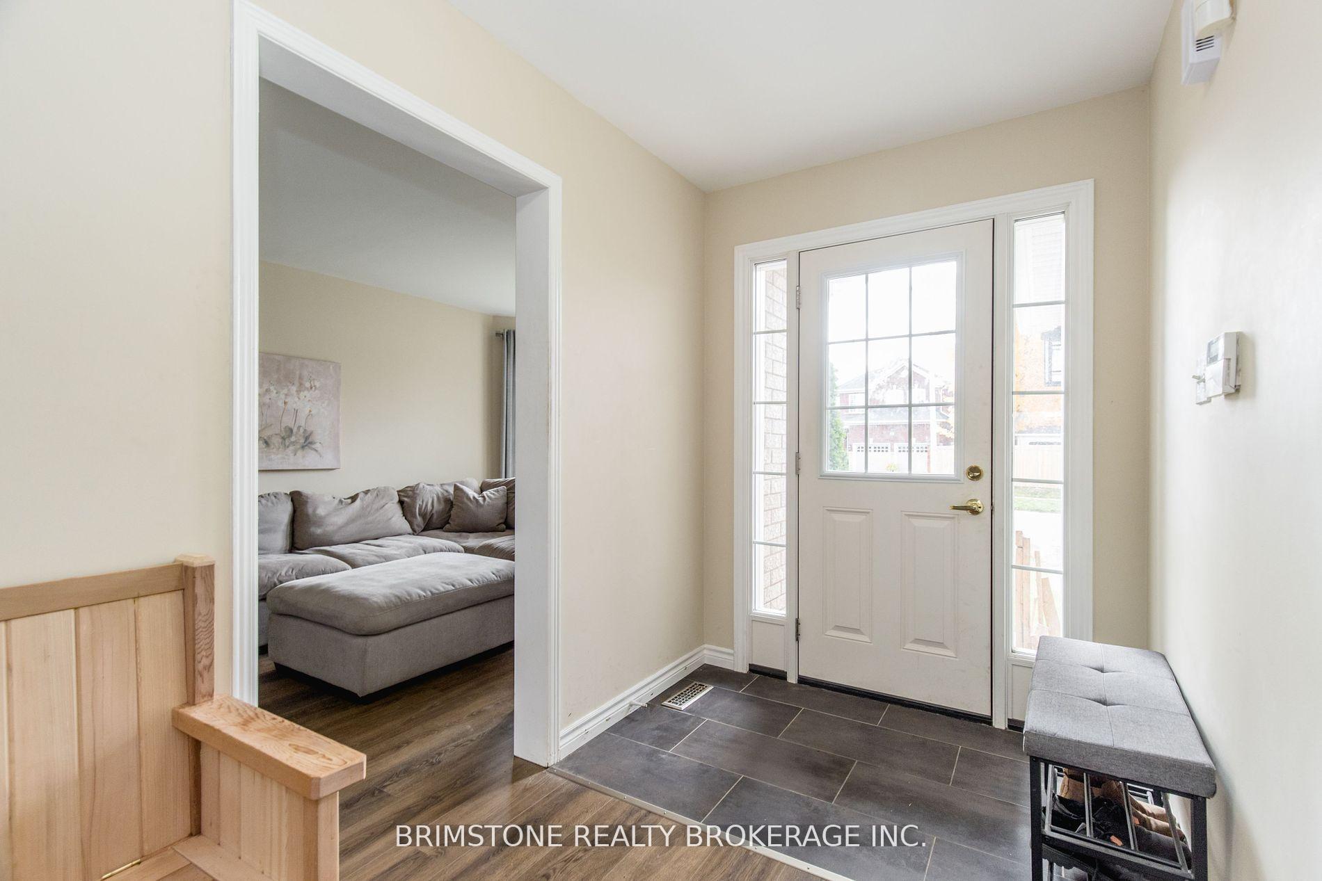 Photo 13 of 95 Sun King Crescent, Barrie, Innis-Shore — HOMEH