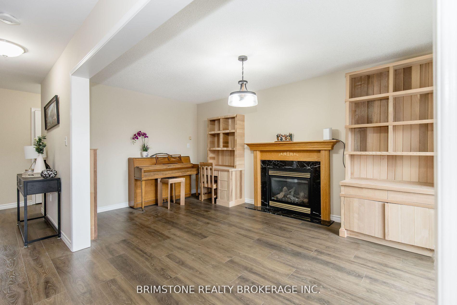 Photo 17 of 95 Sun King Crescent, Barrie, Innis-Shore — HOMEH