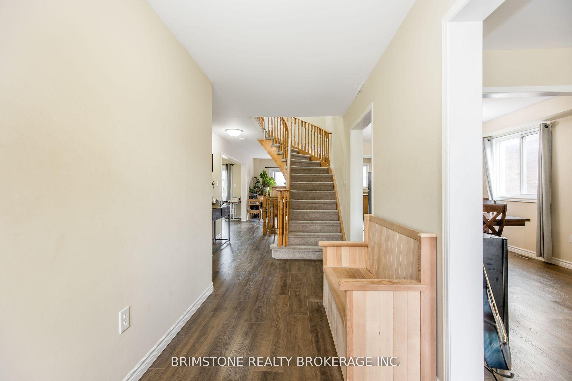 Photo 18 of 95 Sun King Crescent, Barrie, Innis-Shore — HOMEH