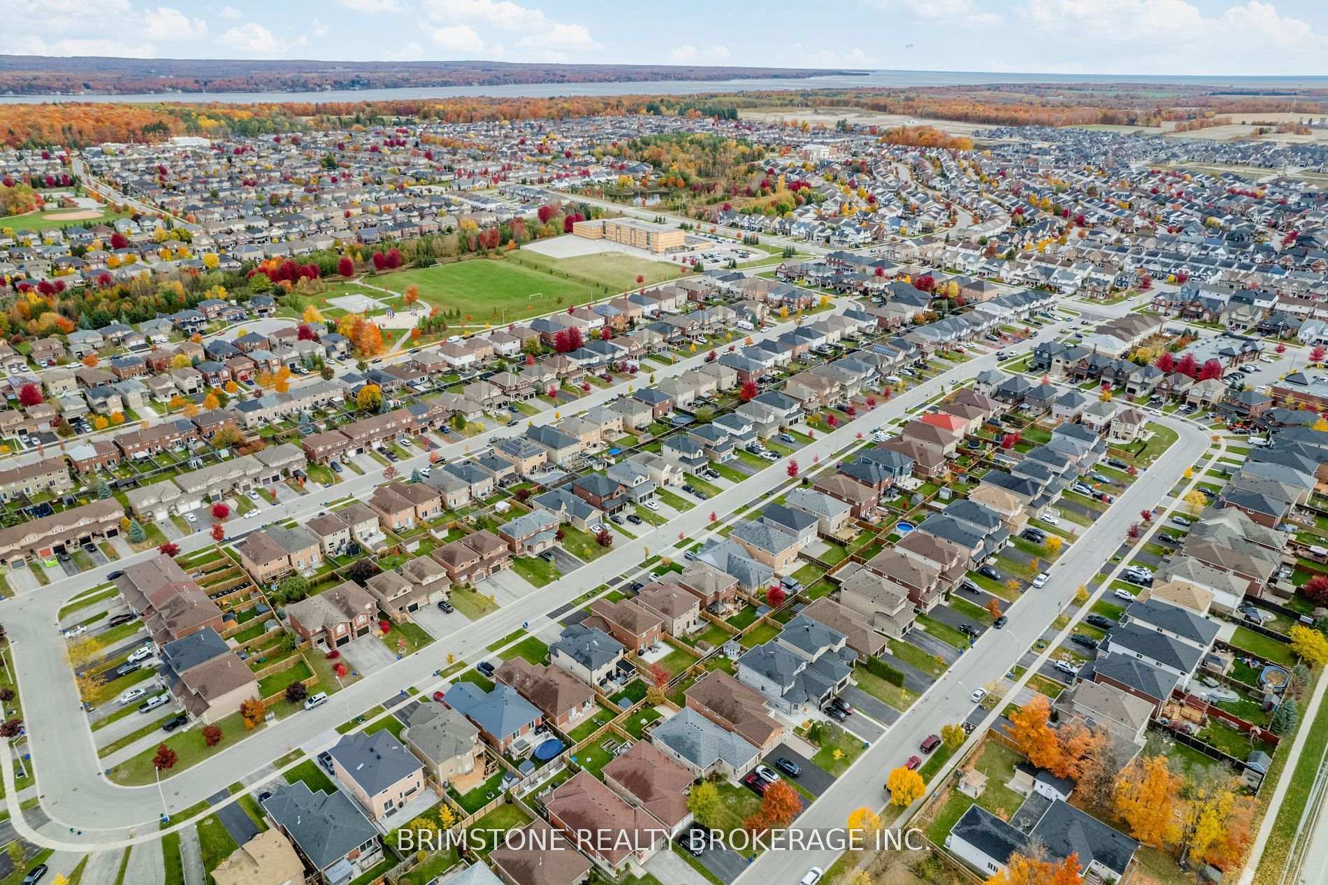 Photo 34 of 95 Sun King Crescent, Barrie, Innis-Shore — HOMEH