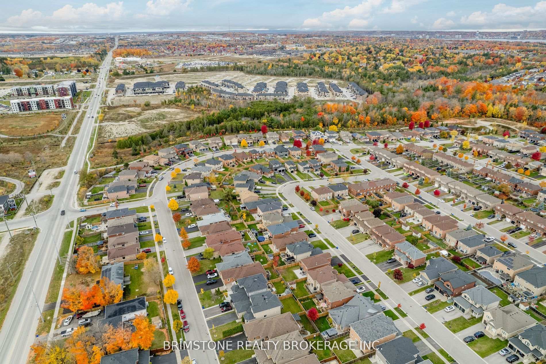Photo 35 of 95 Sun King Crescent, Barrie, Innis-Shore — HOMEH