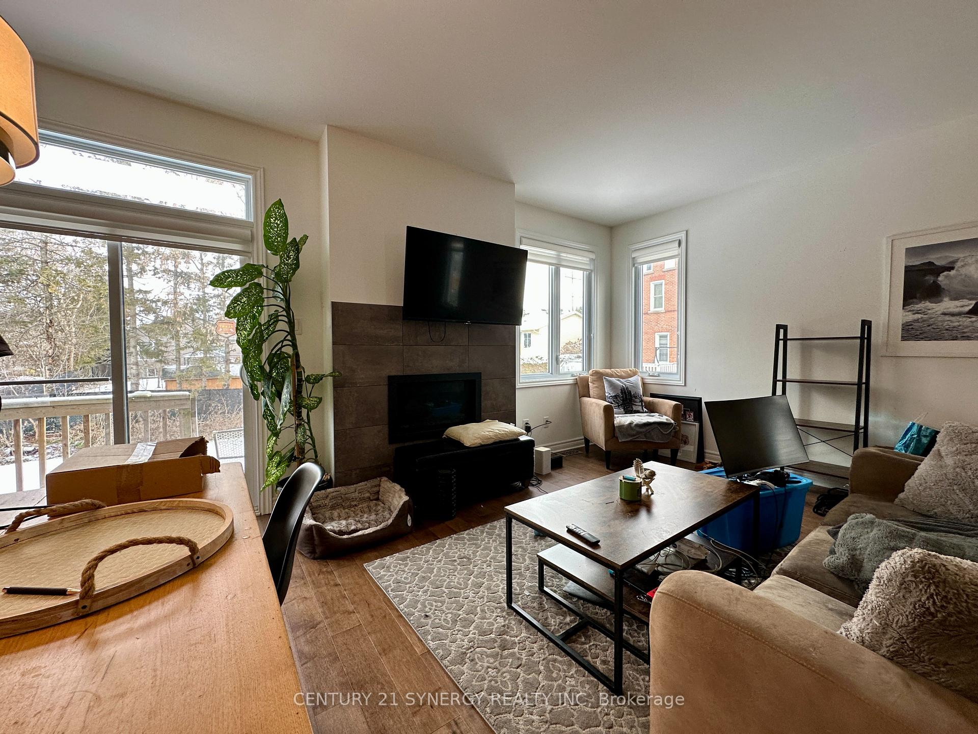 Photo 11 of 293 Munro Street, Carleton Place — HOMEH