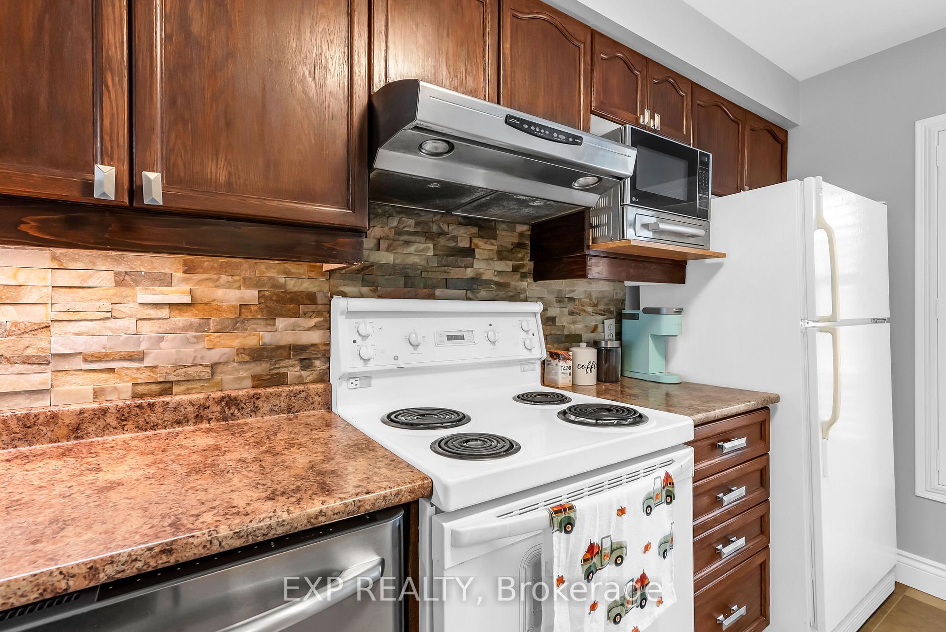 Photo 17 of 73 Viceroy Crescent, Brampton, Northwest Sandalwood Parkway — HOMEH