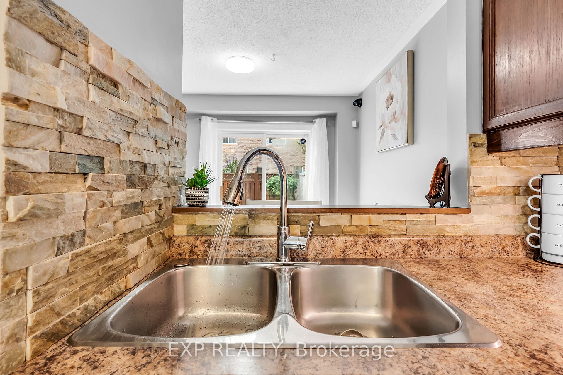 Photo 18 of 73 Viceroy Crescent, Brampton, Northwest Sandalwood Parkway — HOMEH