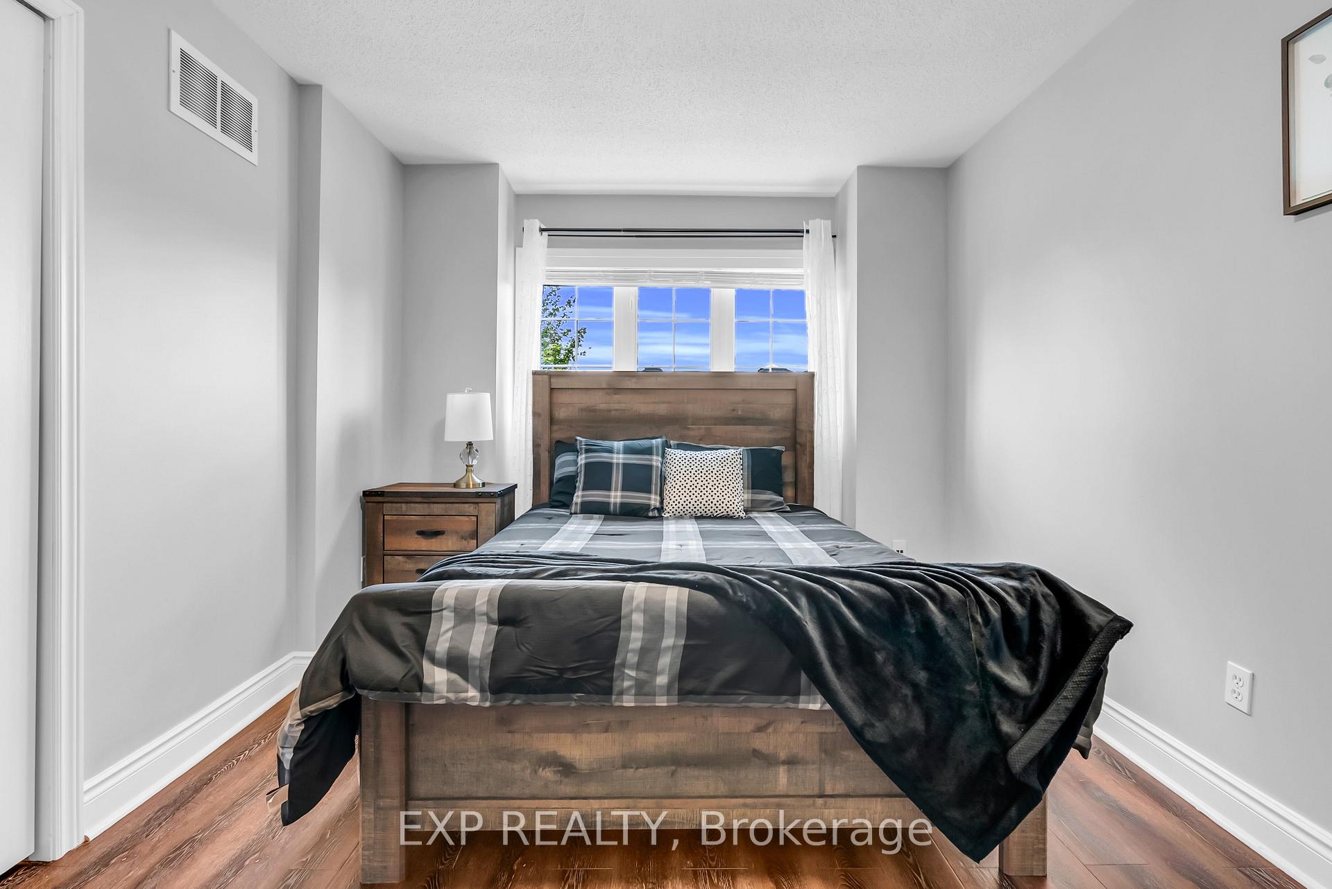 Photo 28 of 73 Viceroy Crescent, Brampton, Northwest Sandalwood Parkway — HOMEH